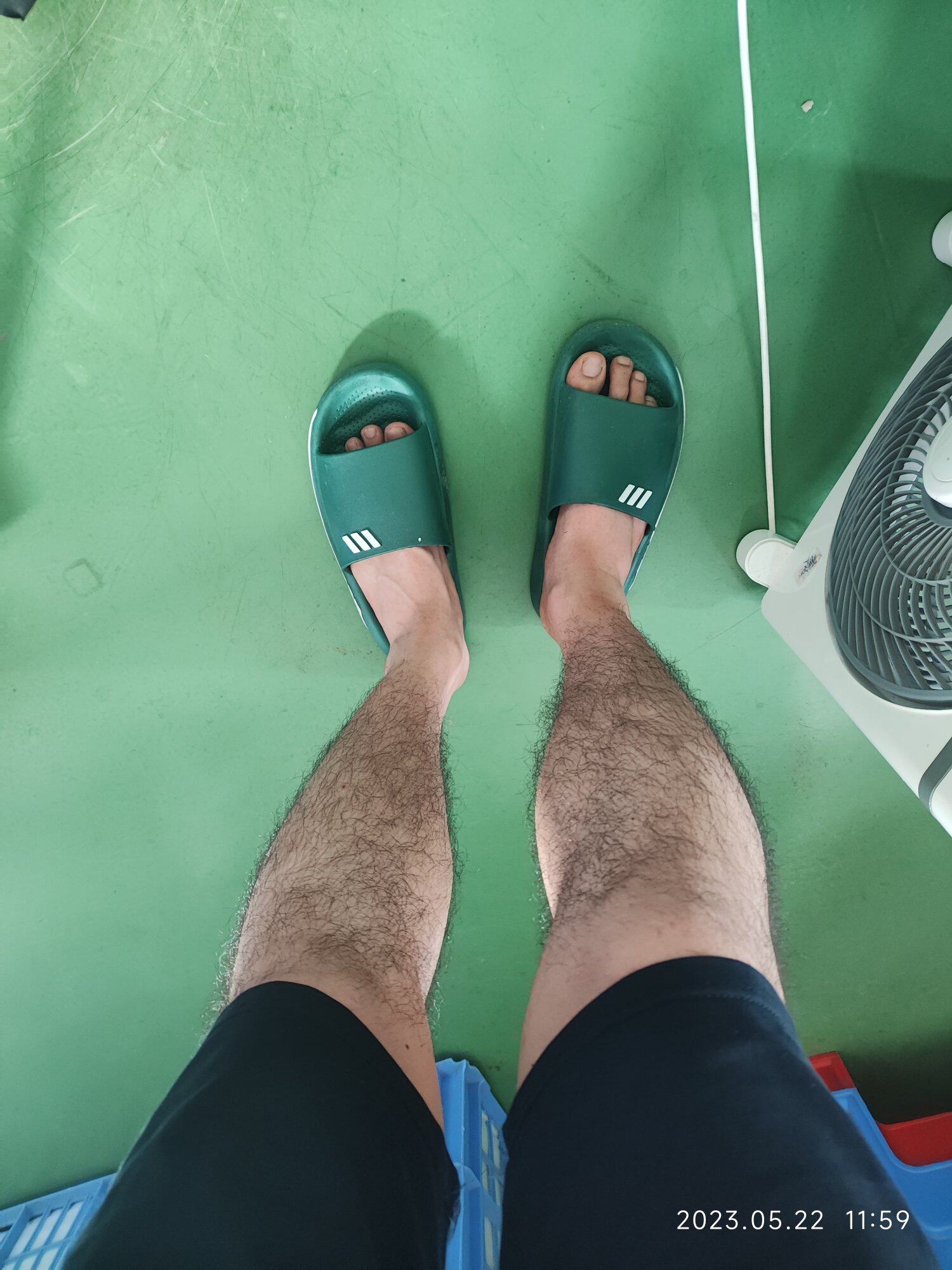 脚废了，下班了，那脚一拐一拐的，同事都以为我脚痛风了