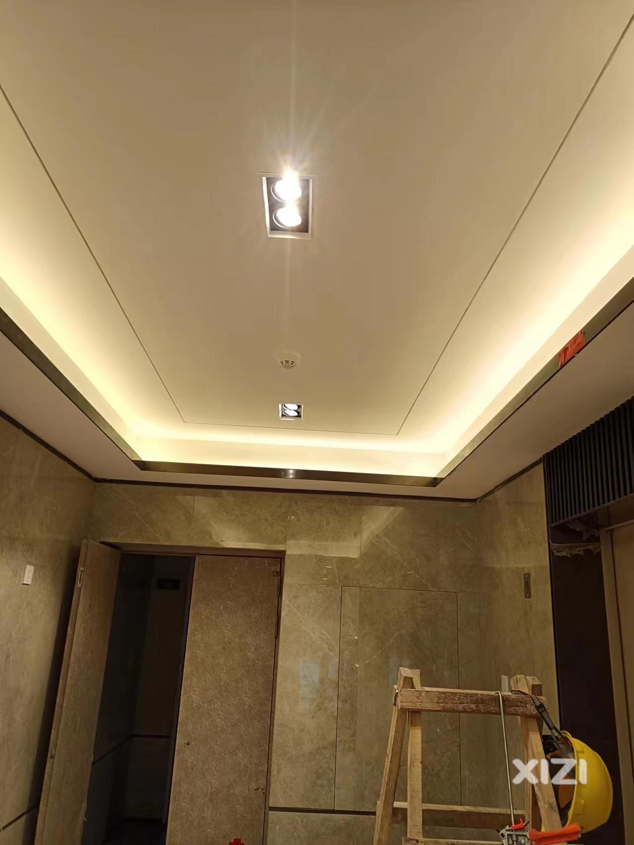 每天叫醒我的不是闹钟