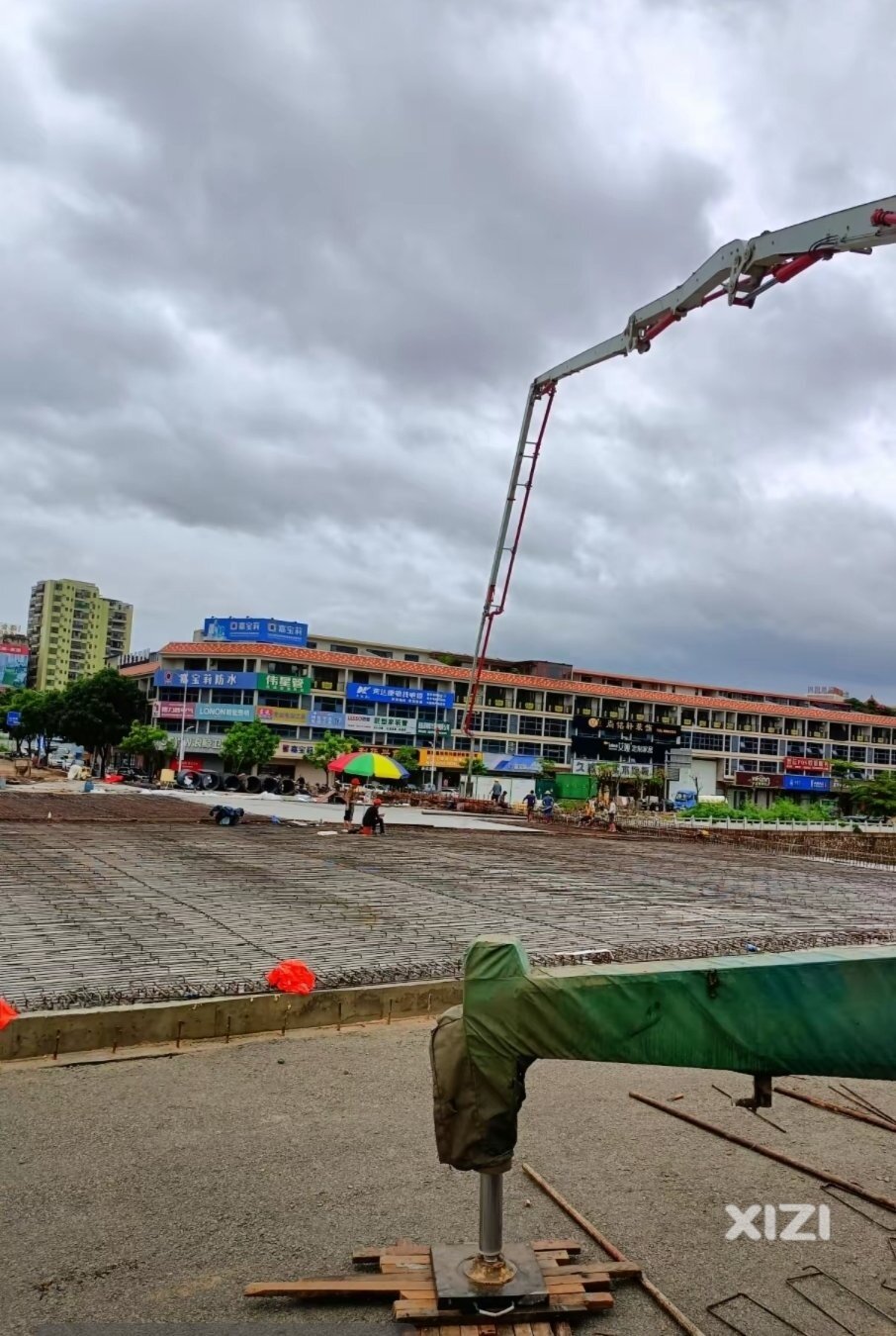 红岭桥进度快。环城西路的西枝江大桥、江南路的西枝江大桥进展慢