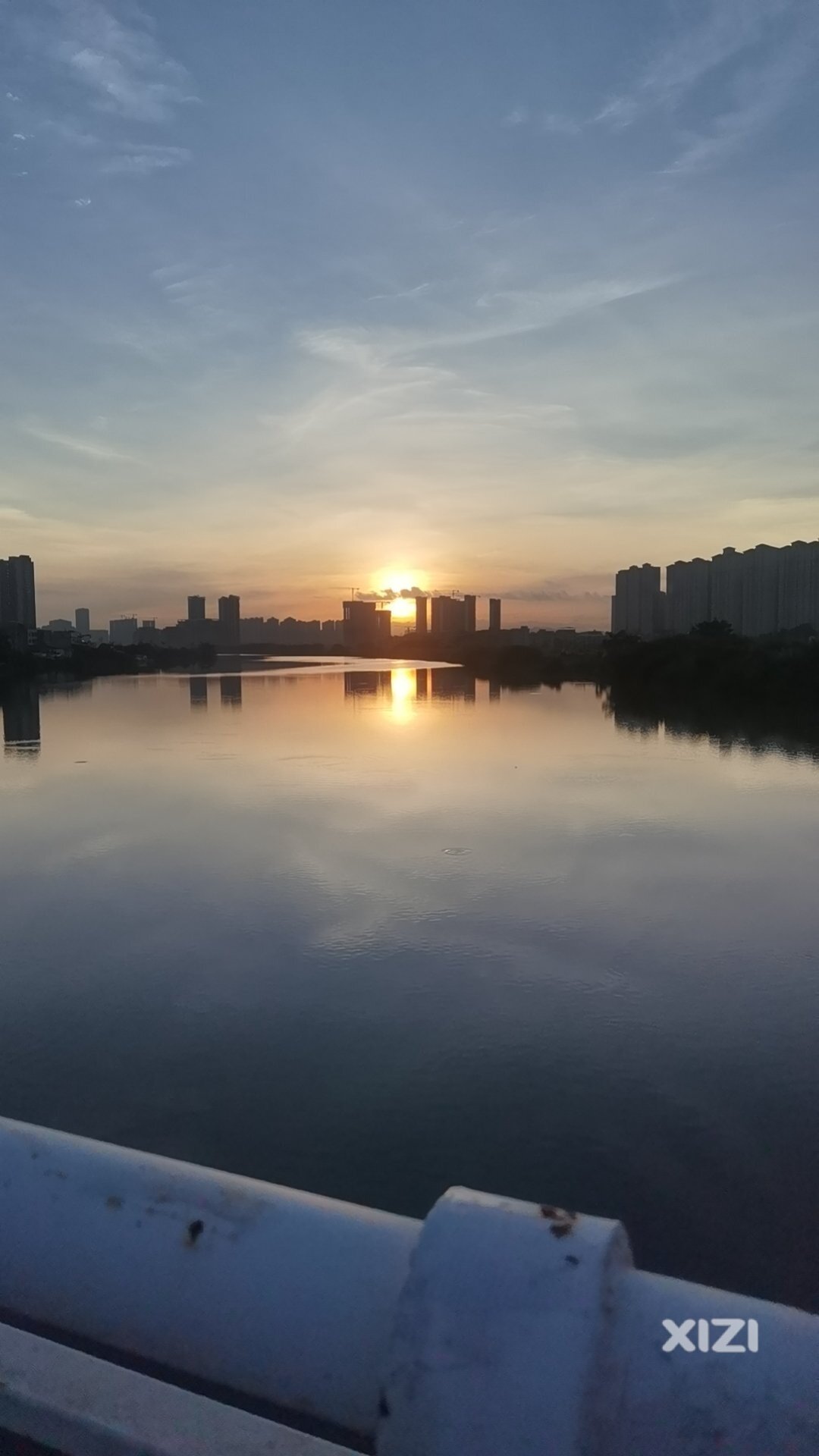 金山二桥的日出