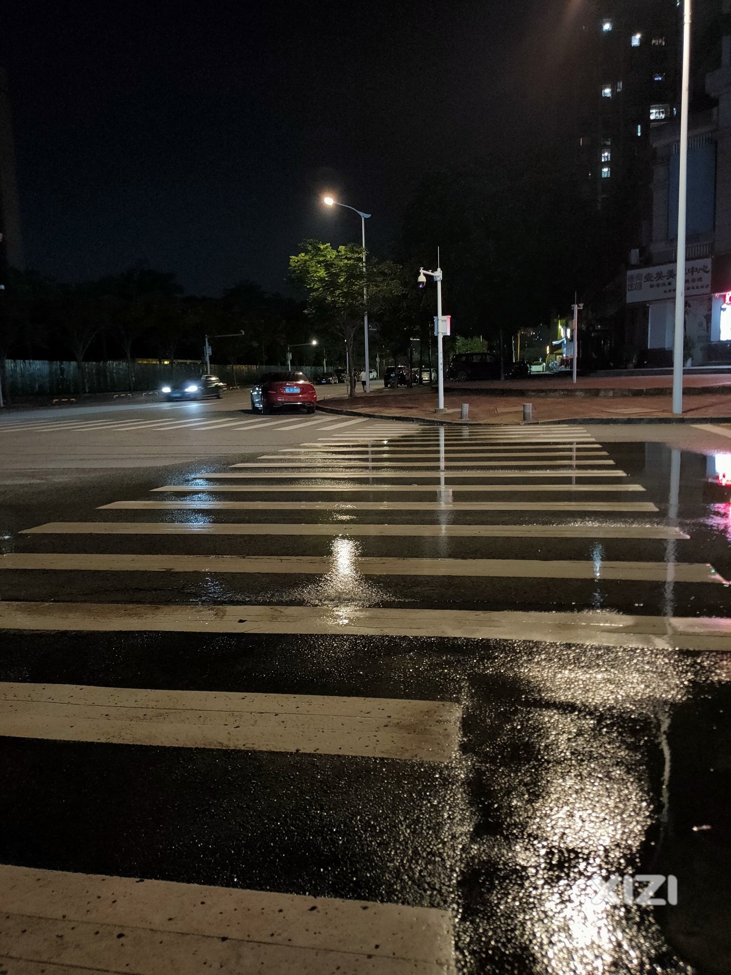 德威摩卡小镇这里马路