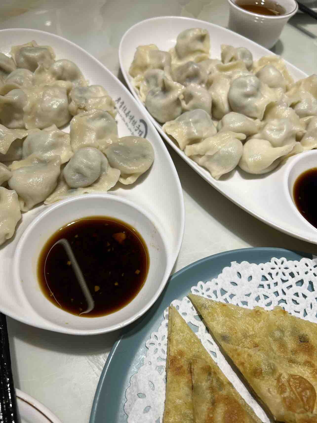 挺喜欢吃饺子的。