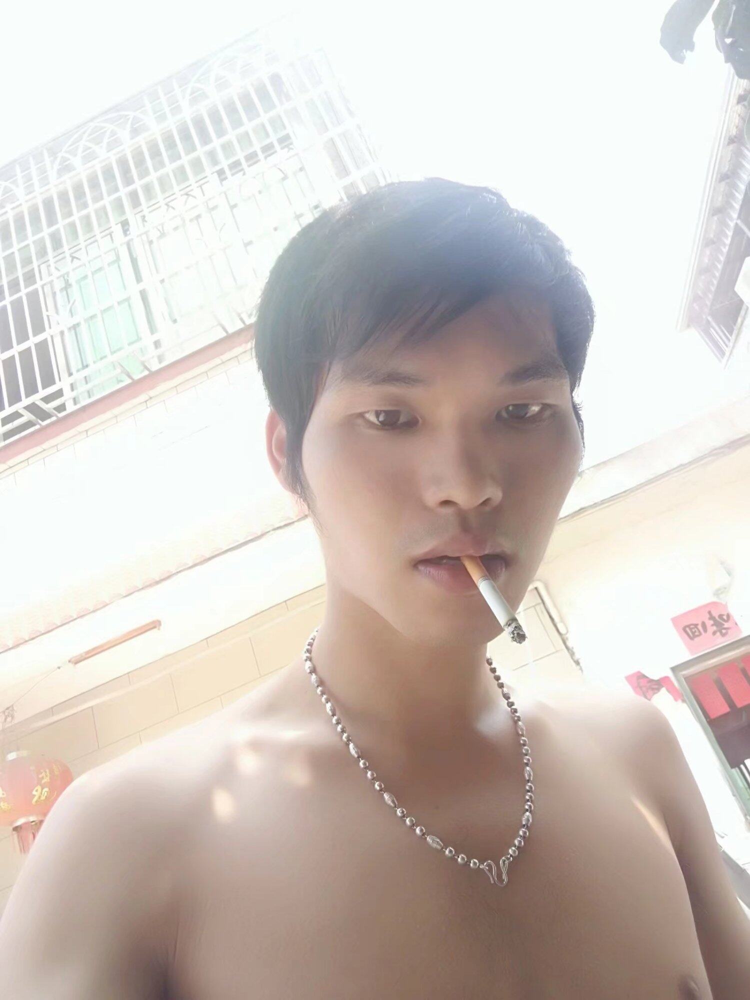 30岁，2女儿，大10岁，小8岁归我，还有人要吗?