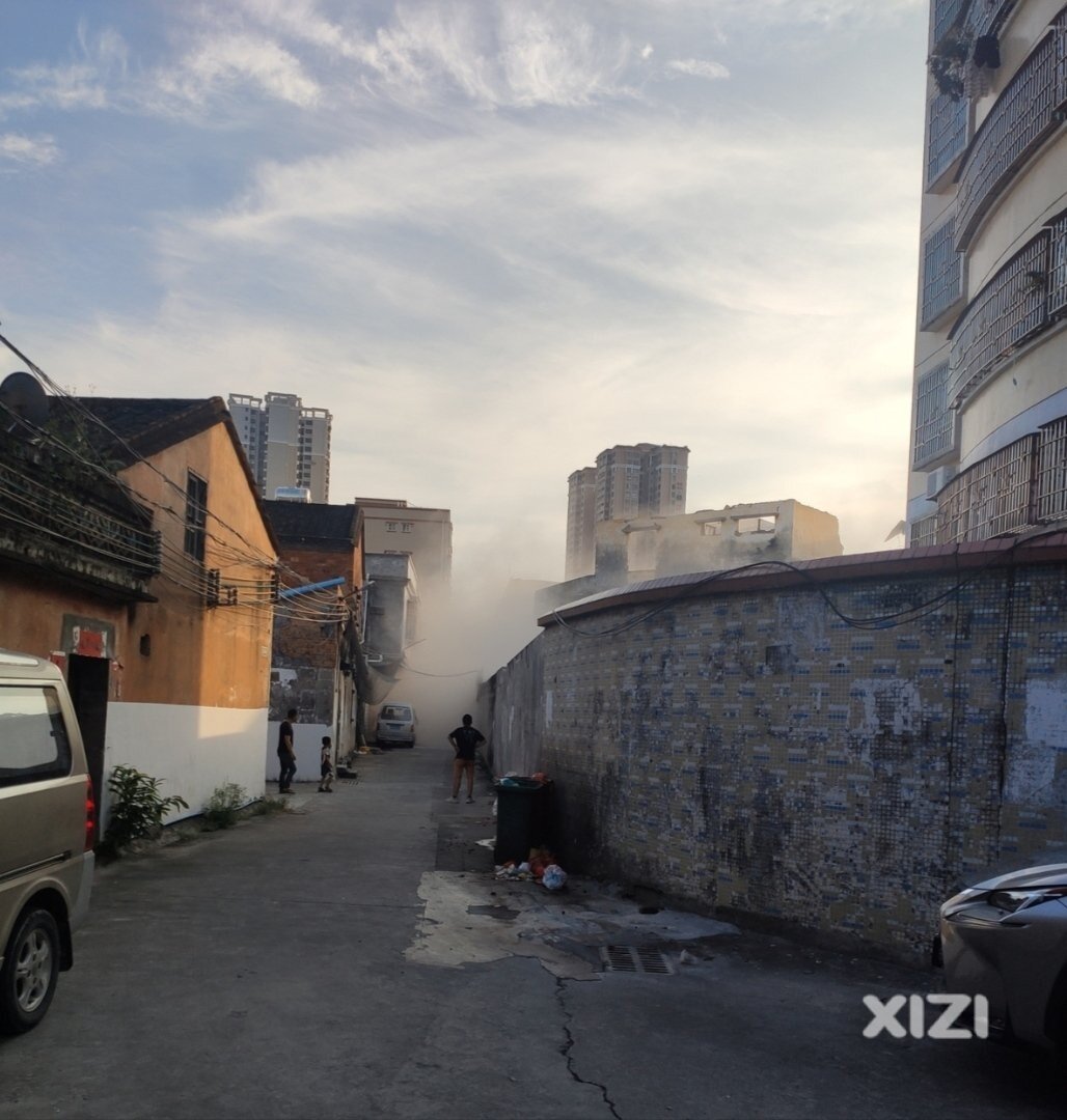 平山二小是不是重建了？