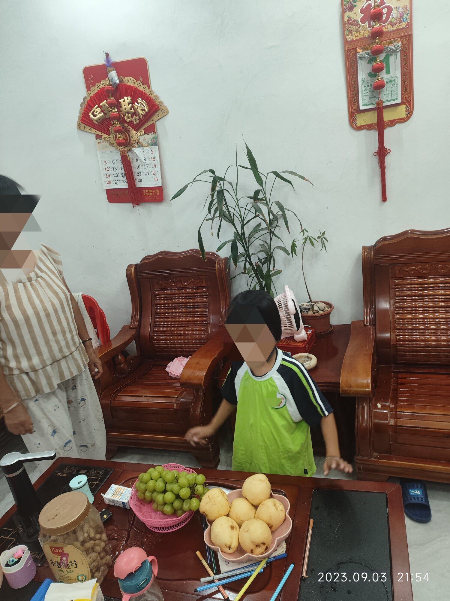 调皮蛋上幼儿园，状态没哭闹，每天早早6点多自醒起床
