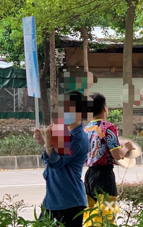 附近一家店铺试营业十