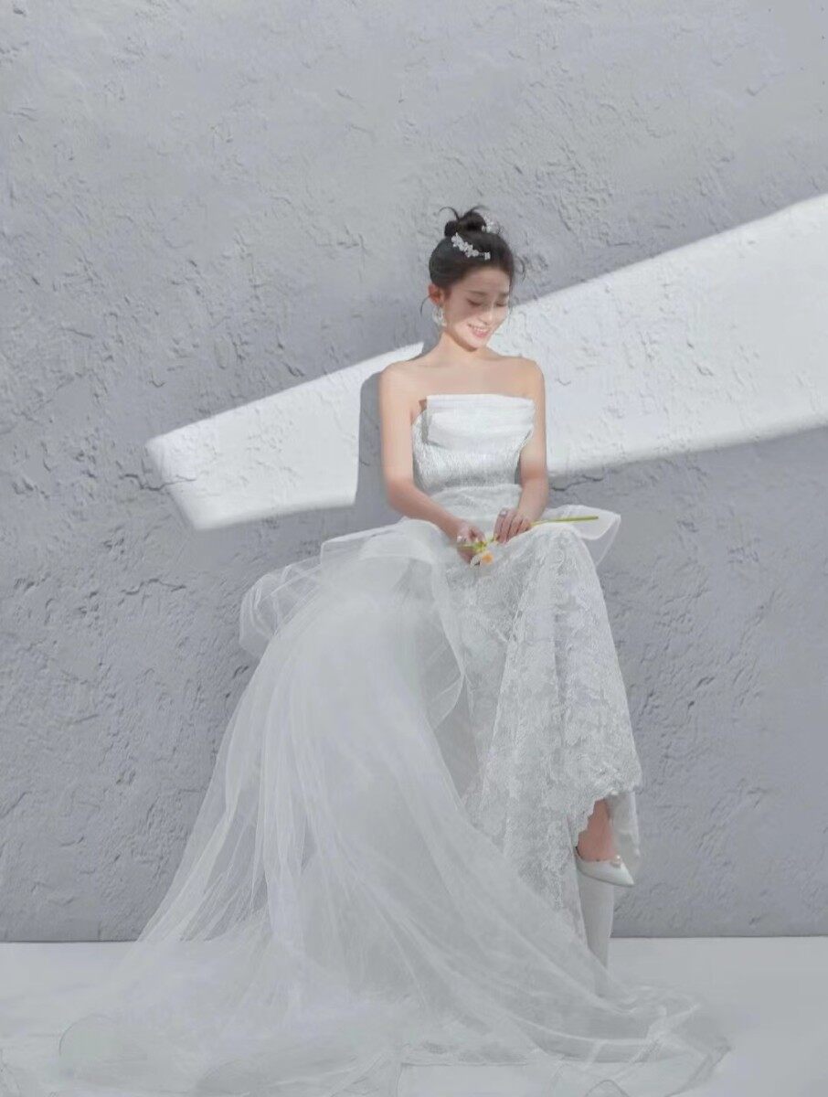 一秒入春的轻氧室内婚纱照