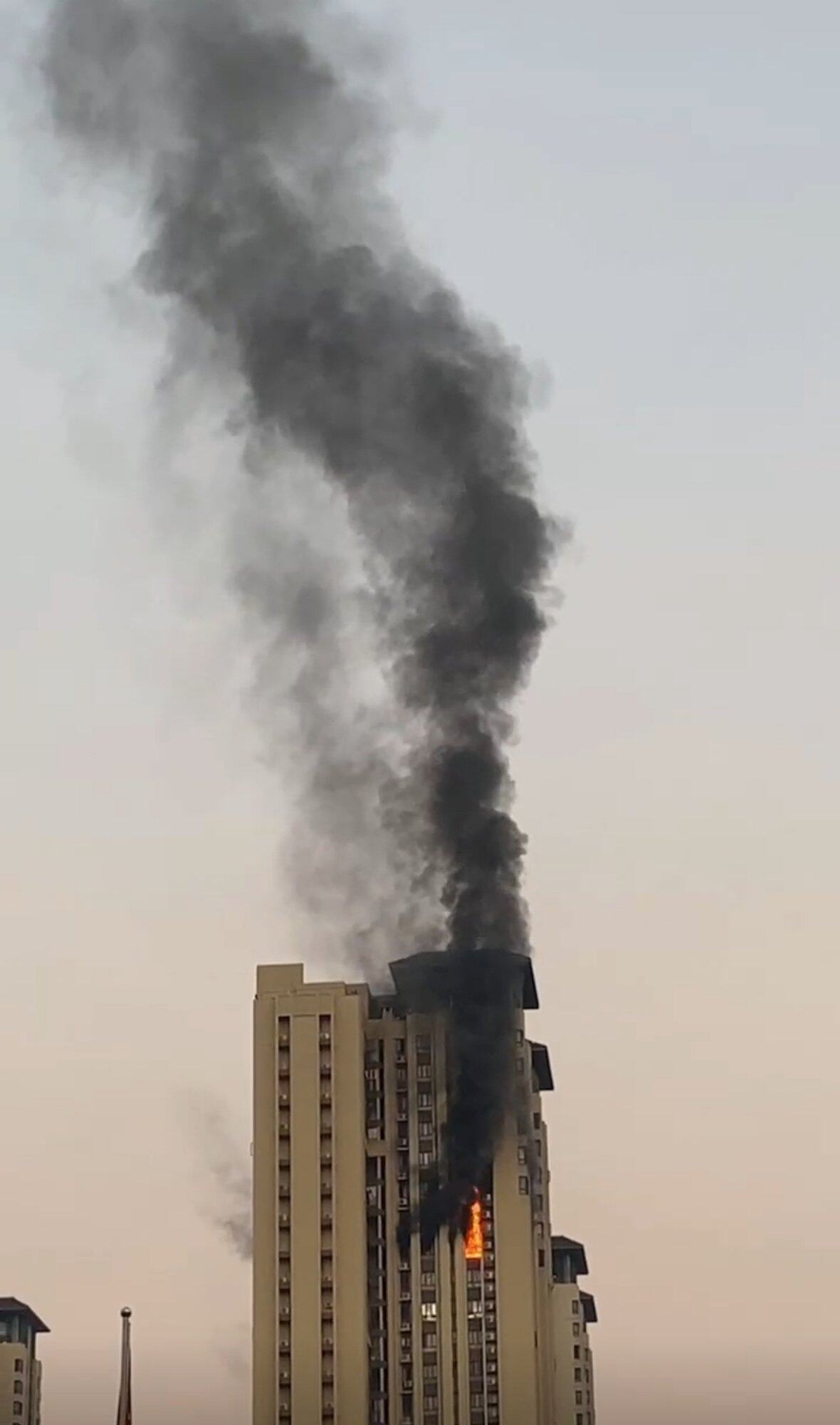 万科二期着火了，11