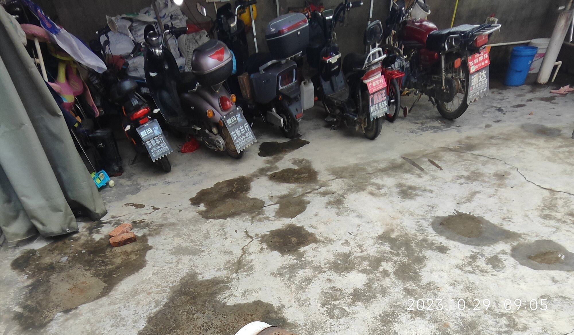 由于资金链断裂，无法承受生活，把5台车，卖掉一台，维持生活