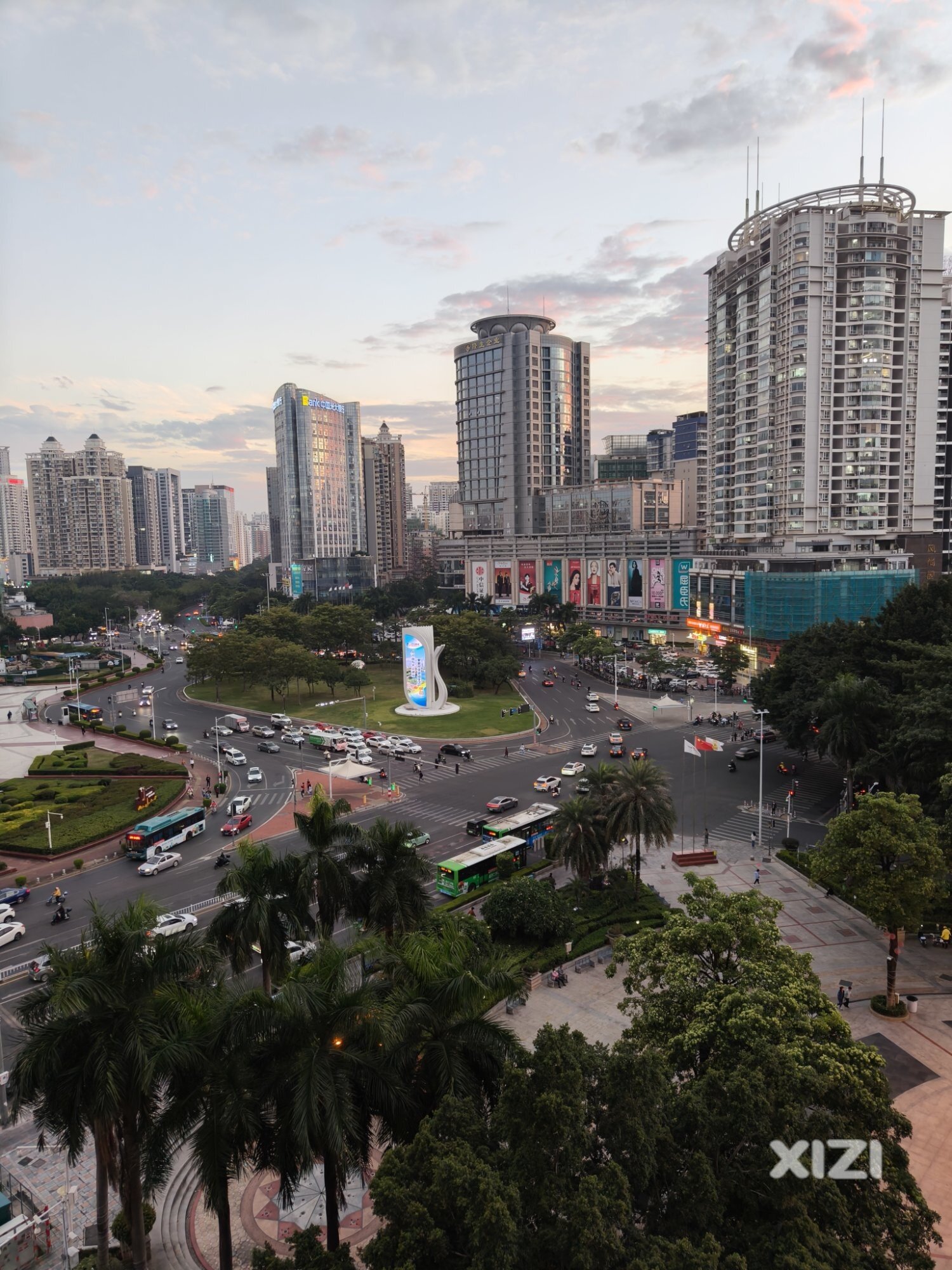 夕阳西下，美丽的天空！