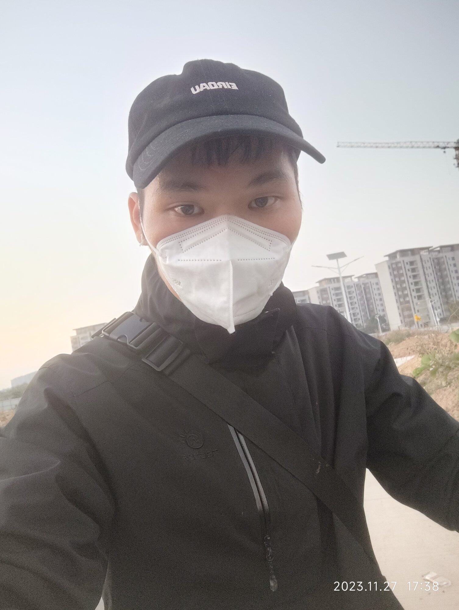 这么大人，一点主见都没有吗？嘿嘿，比我还幼稚