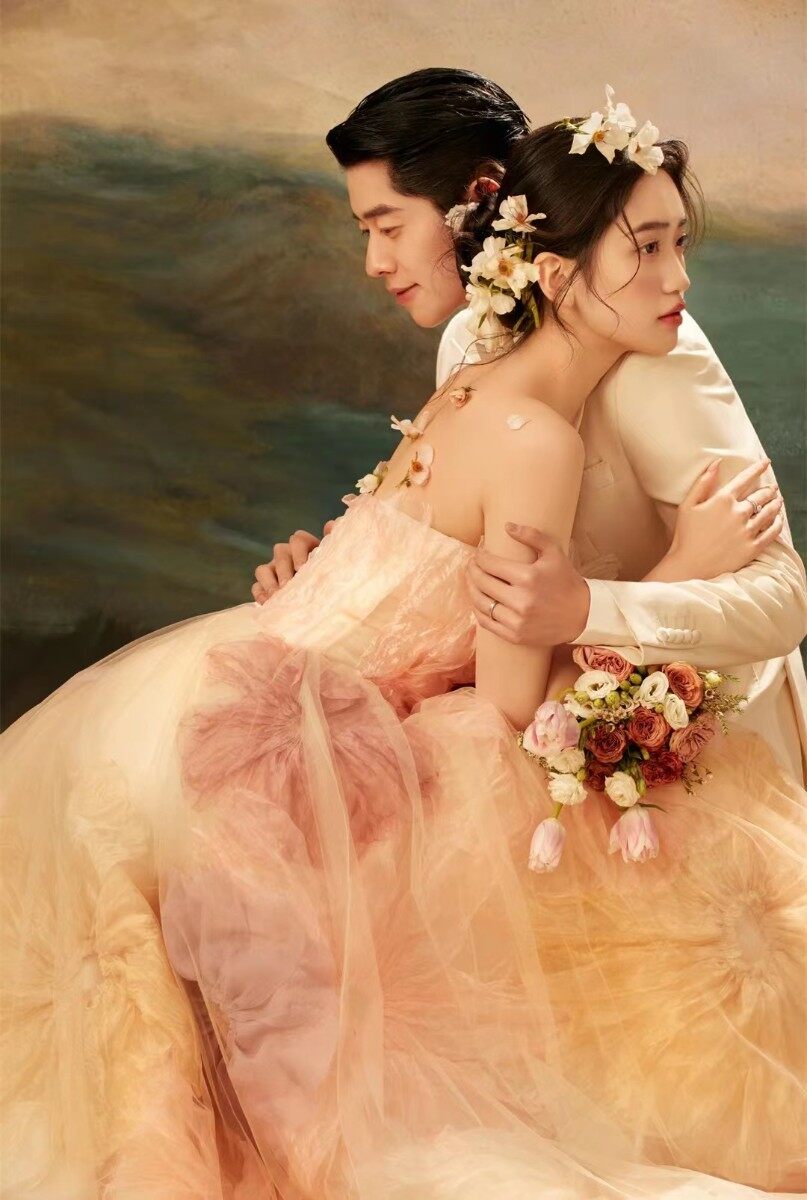 掉进莫奈油画里的婚纱照 这也太美了