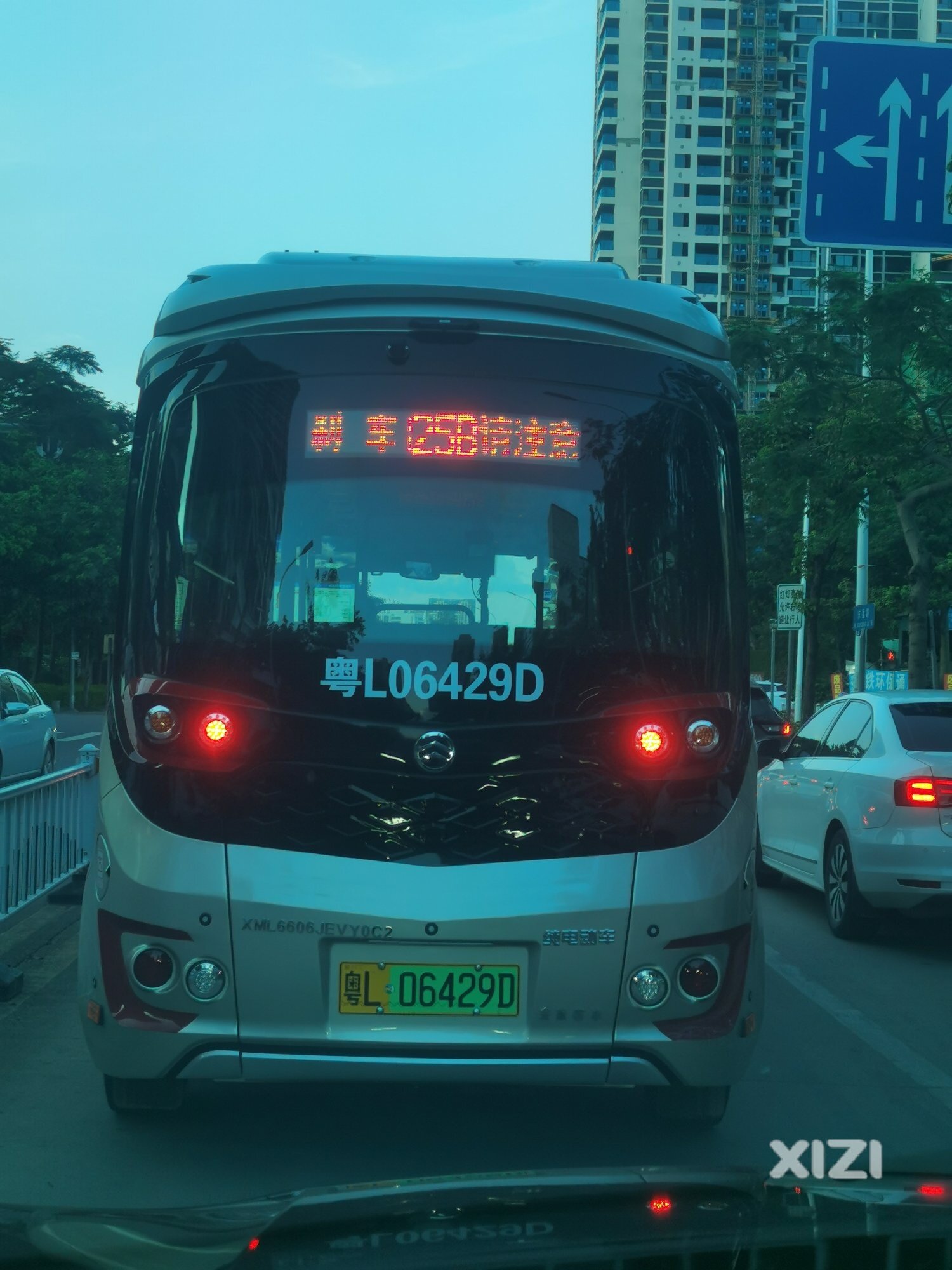 无人驾驶公交车
