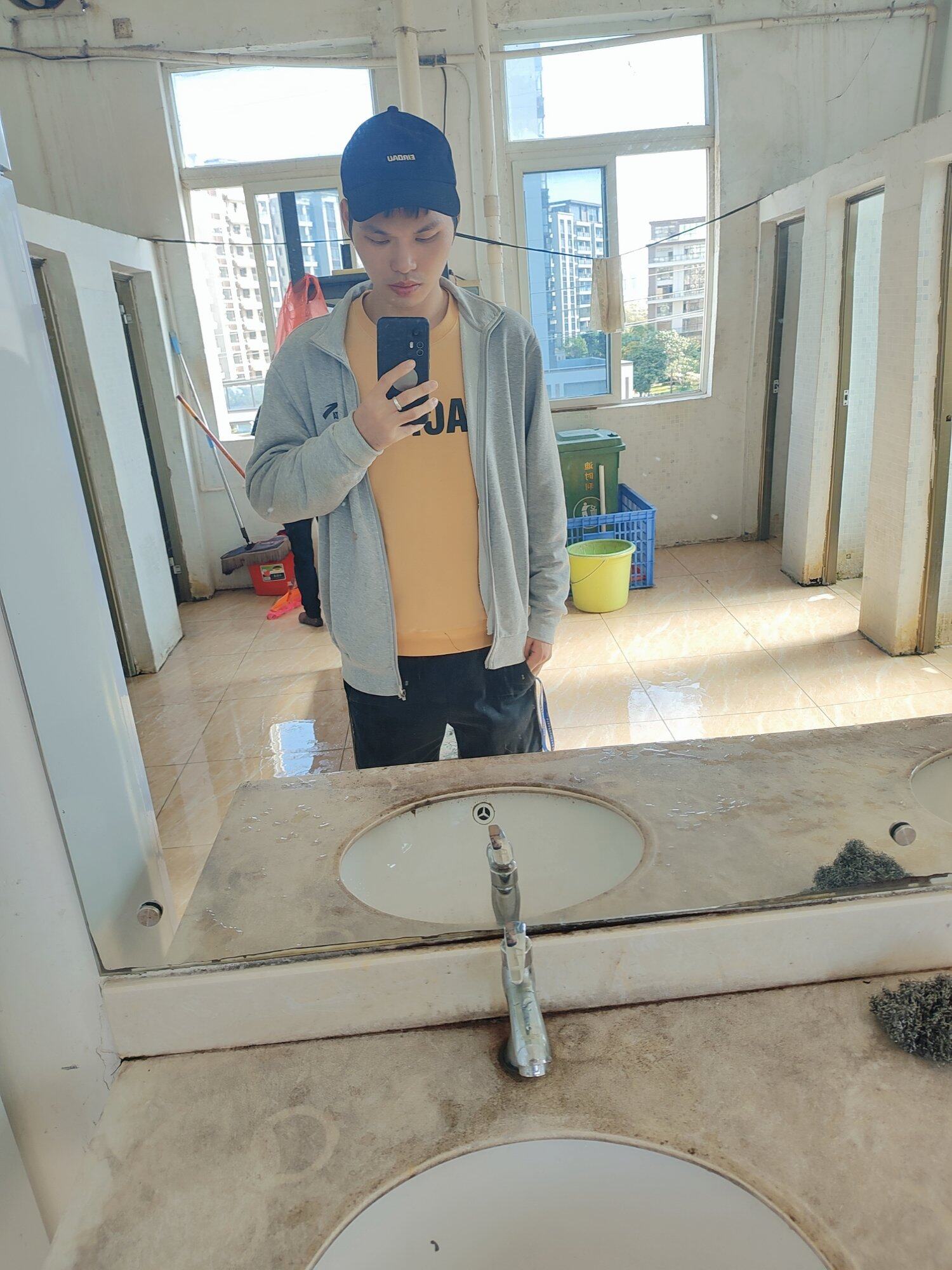 我怀孕了，谢谢帅哥美女关照