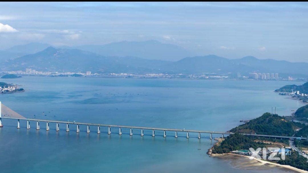这个美丽海湾叫做“范和港”没前途。该改名称“惠东湾”才对