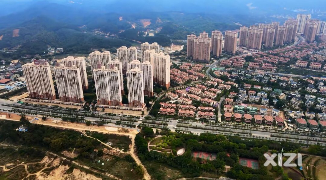 对比博罗的“江南新区”目前情况。惠东的“江北新区”大洲没什么变化