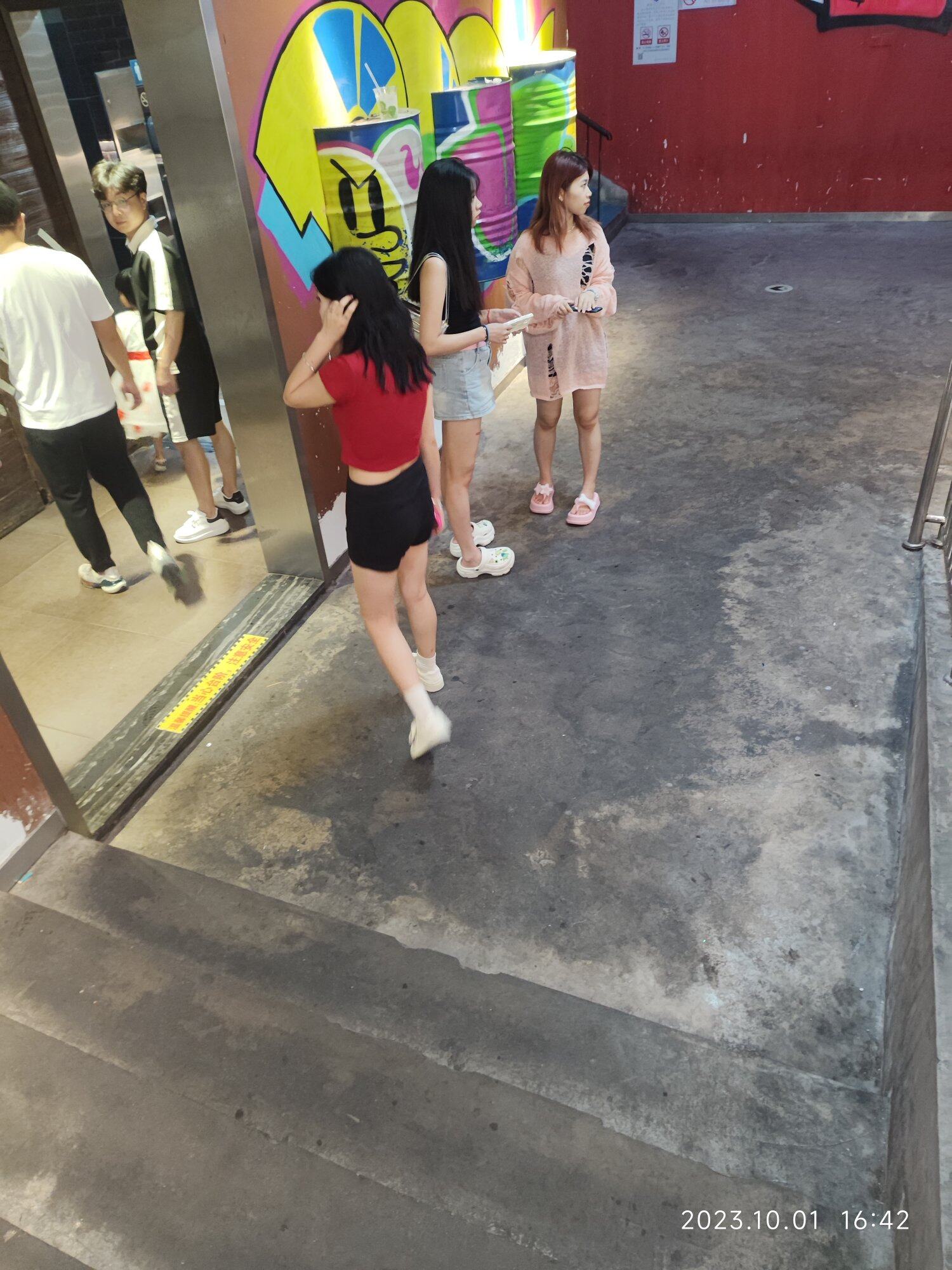 表面风光，背后的故事谁懂，，看人家干生意好好，自己干这那都不好