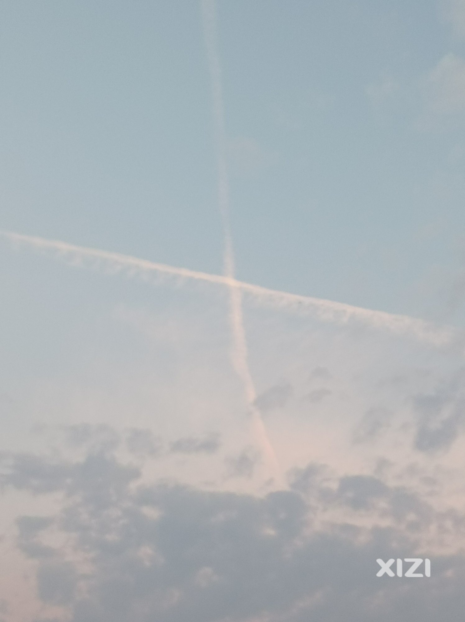 难得一见，天空发现十