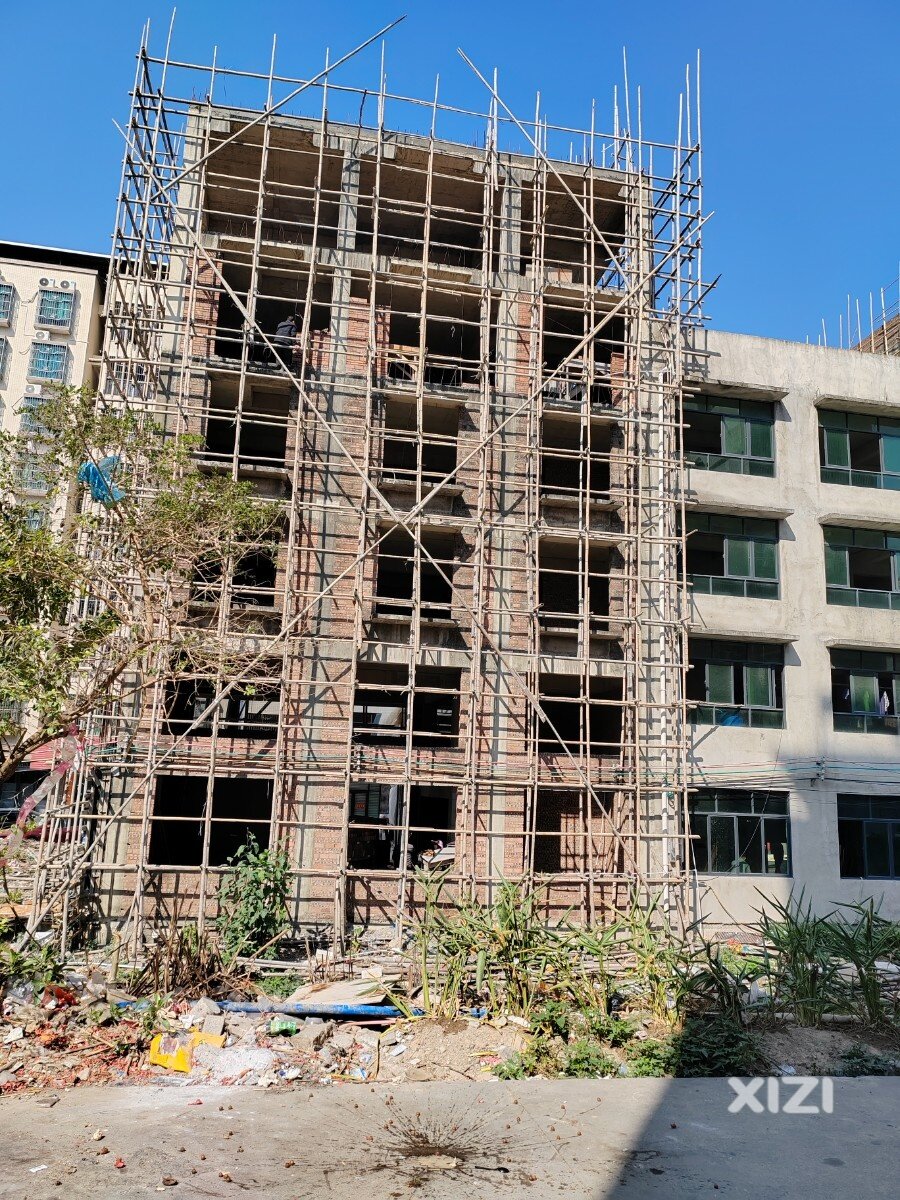 惠东县黄排云新路东一巷59号对面仍在违建？