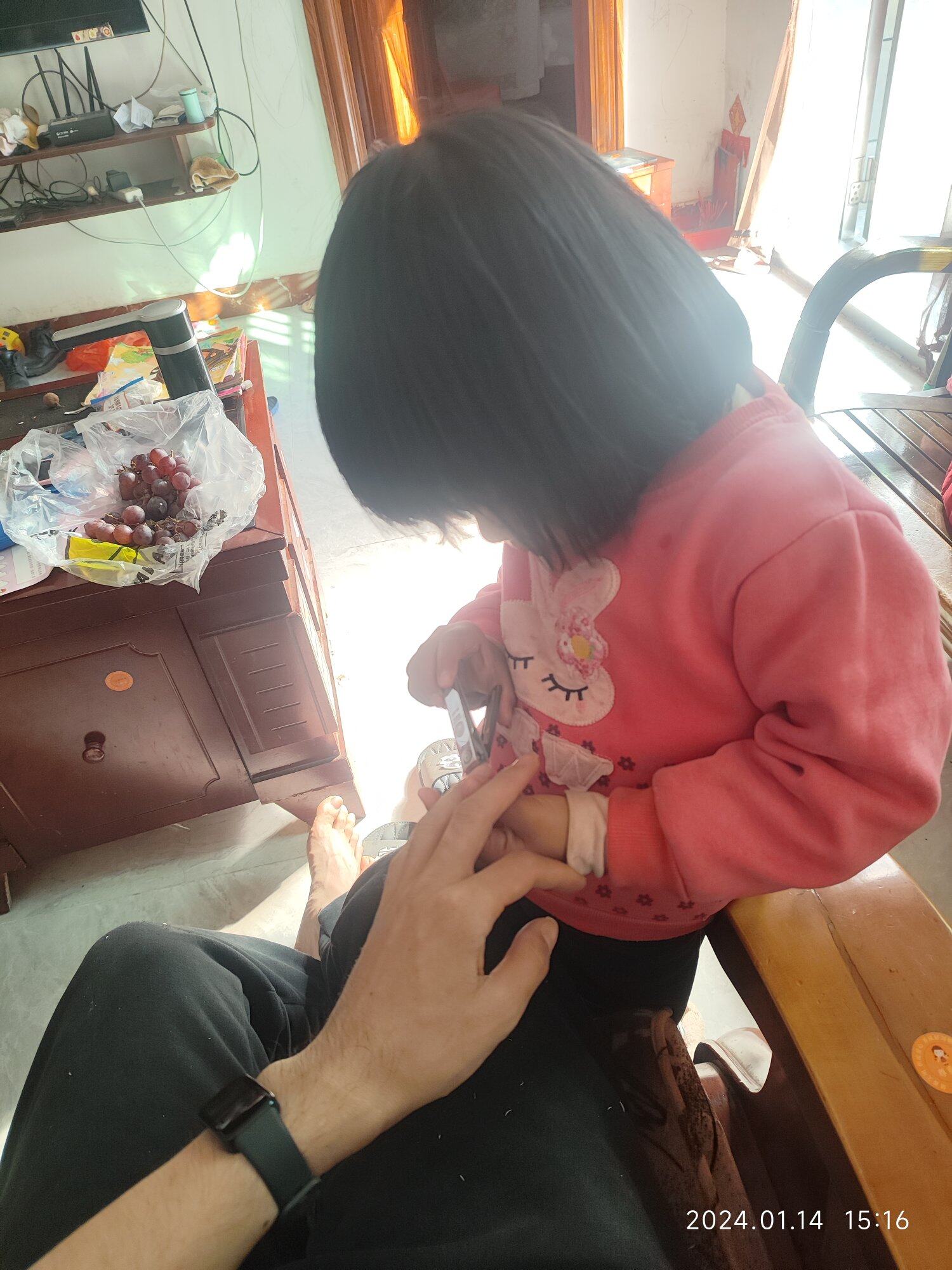 女儿说帮我剪指甲，长
