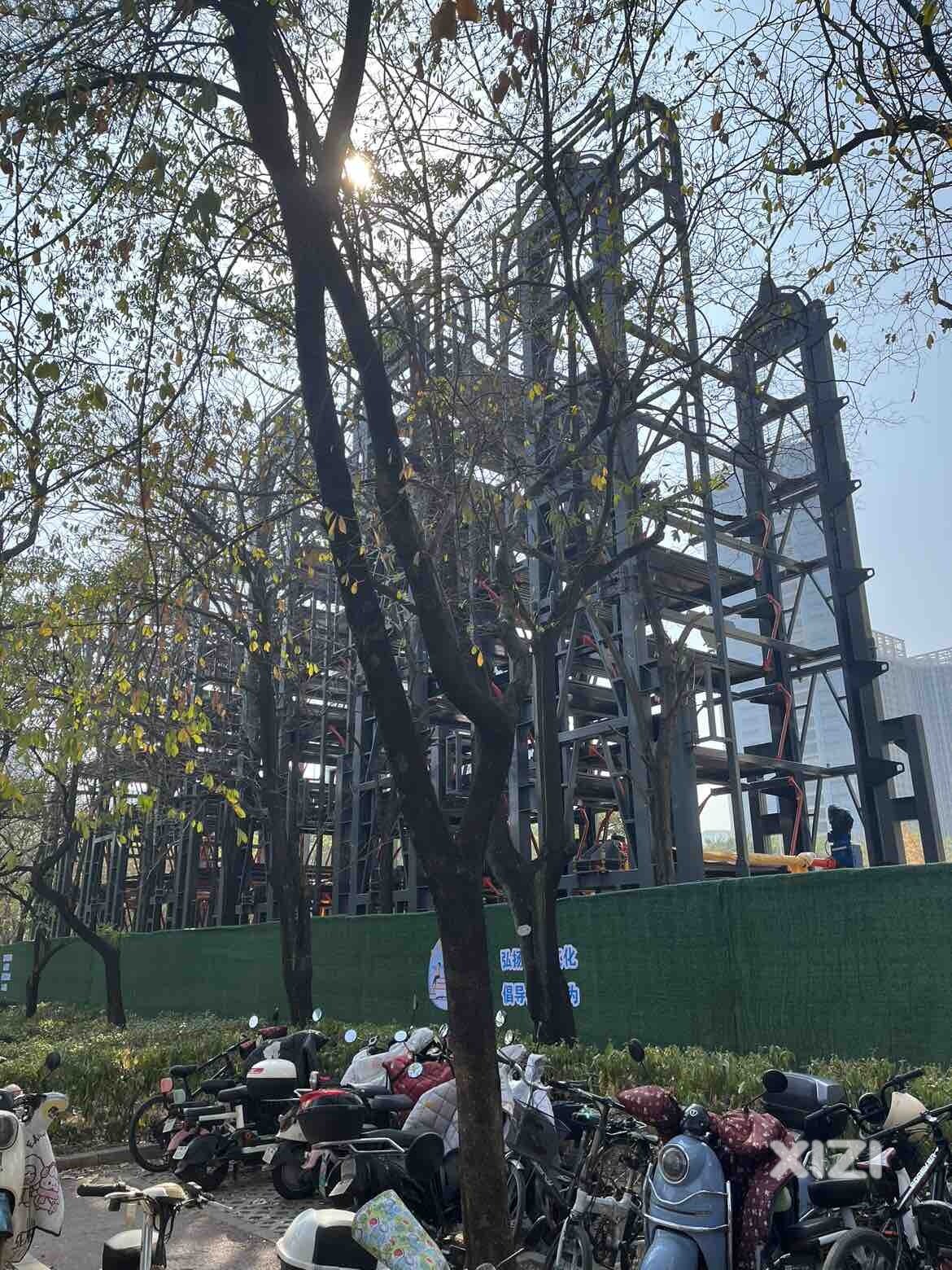 惠州越来越多这种机械式立体停车场