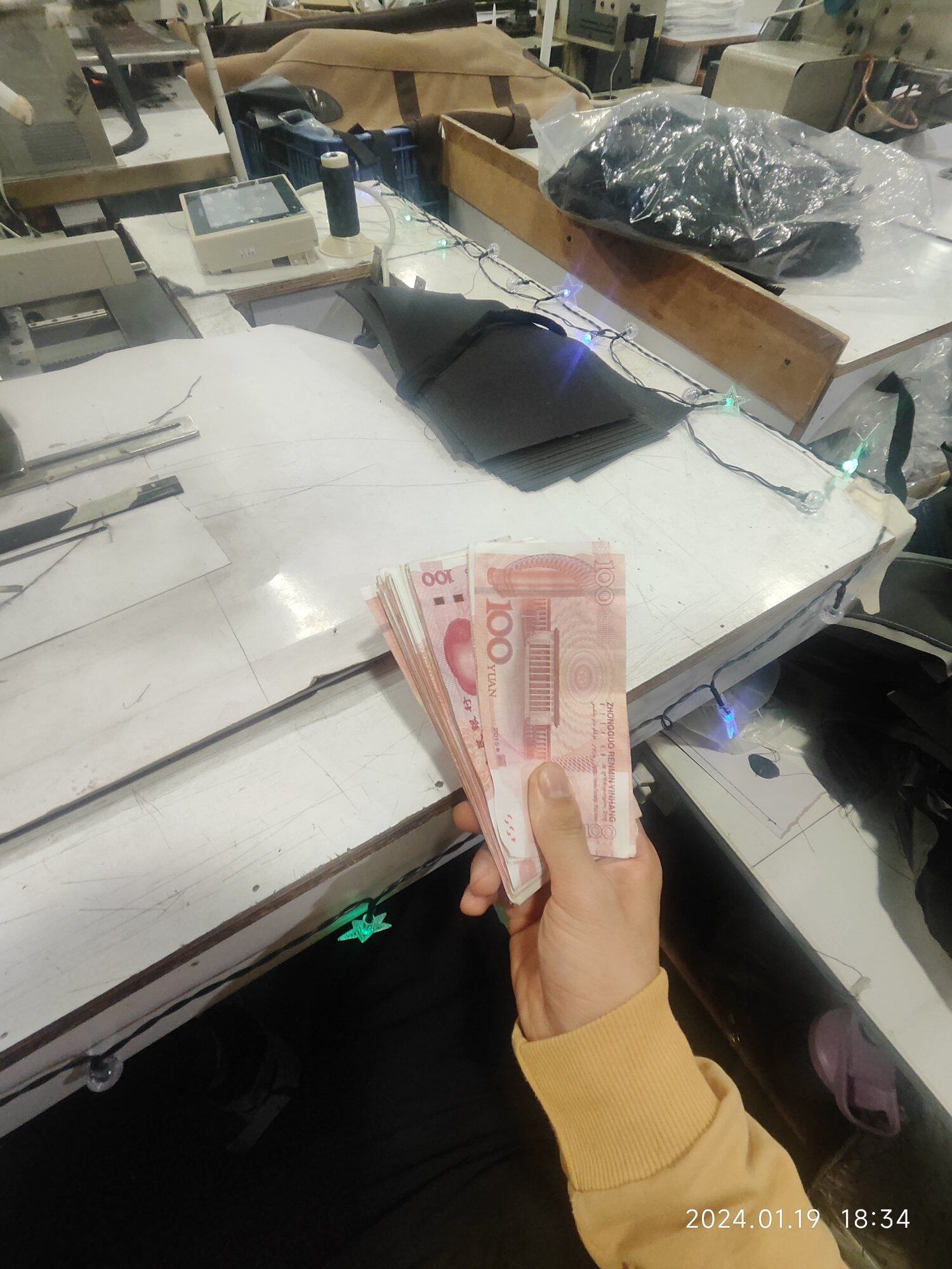 发工资了，钱到位就没了，没本事我赚钱太难了