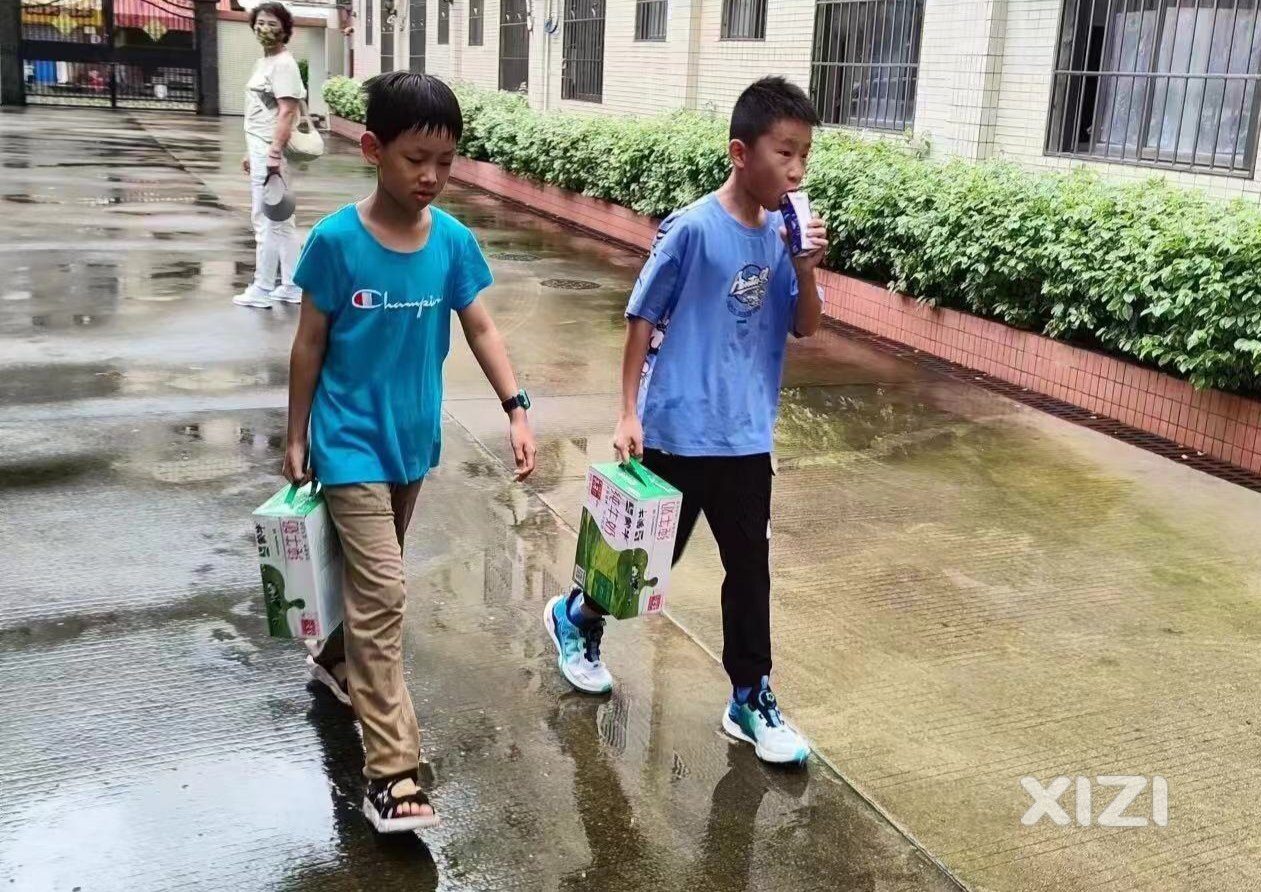 金城花园幼儿园情商宝贝怡安养老院浓情端午，共舞欢乐