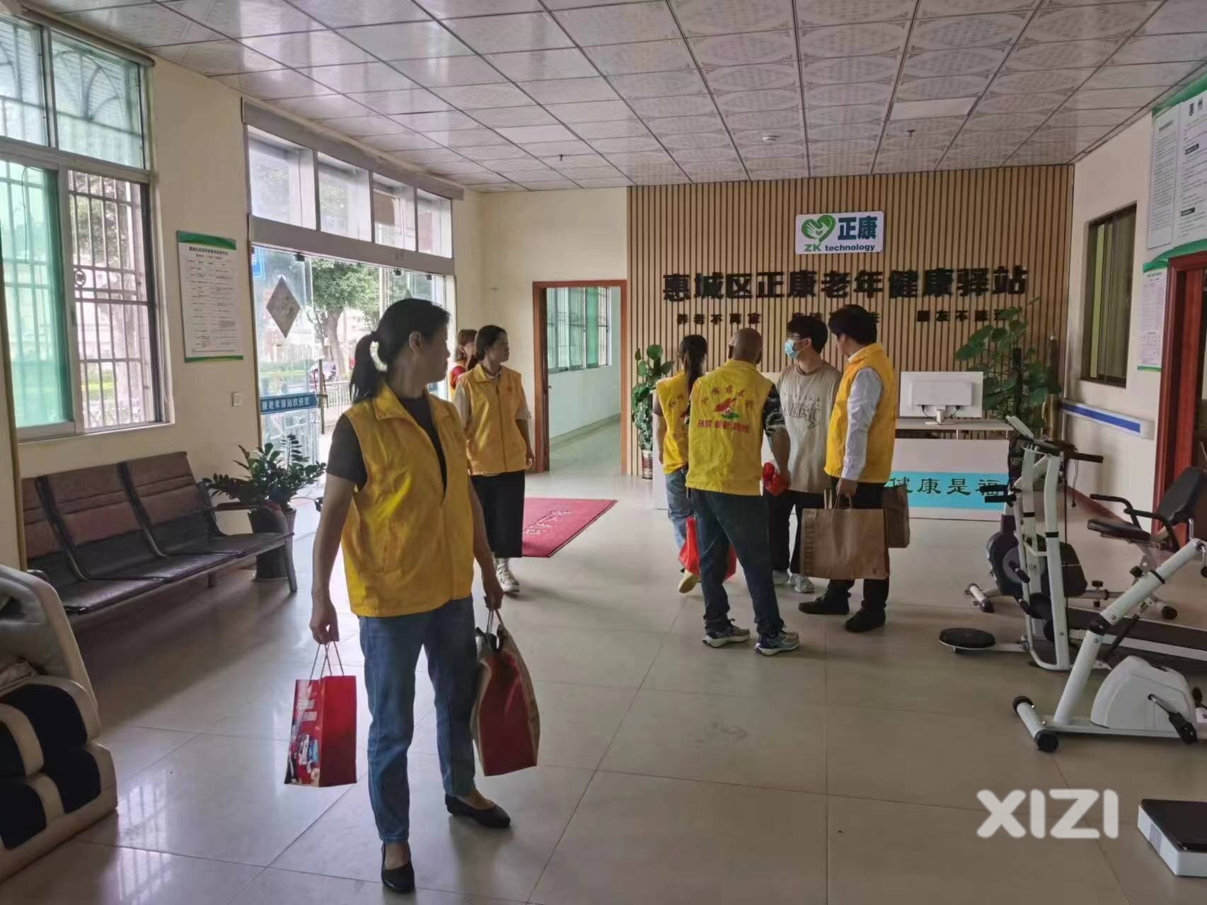 敬老爱老，红棉在行动