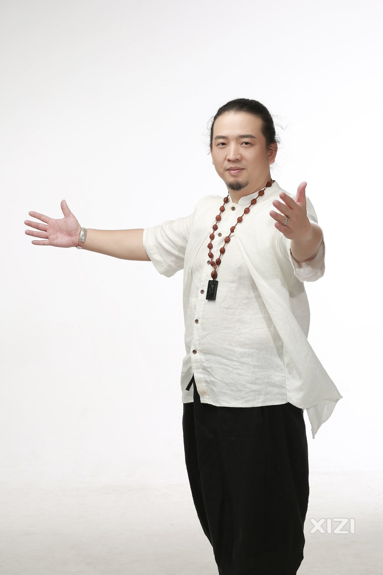 喜欢在旅行户外写生的水彩人
