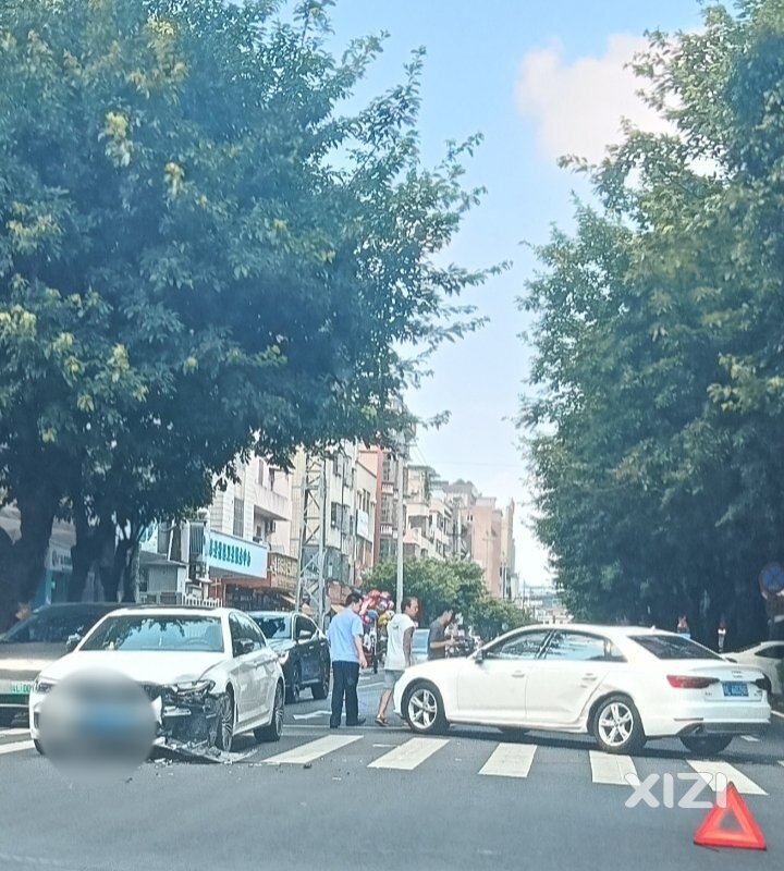 奥迪怼上宝马！