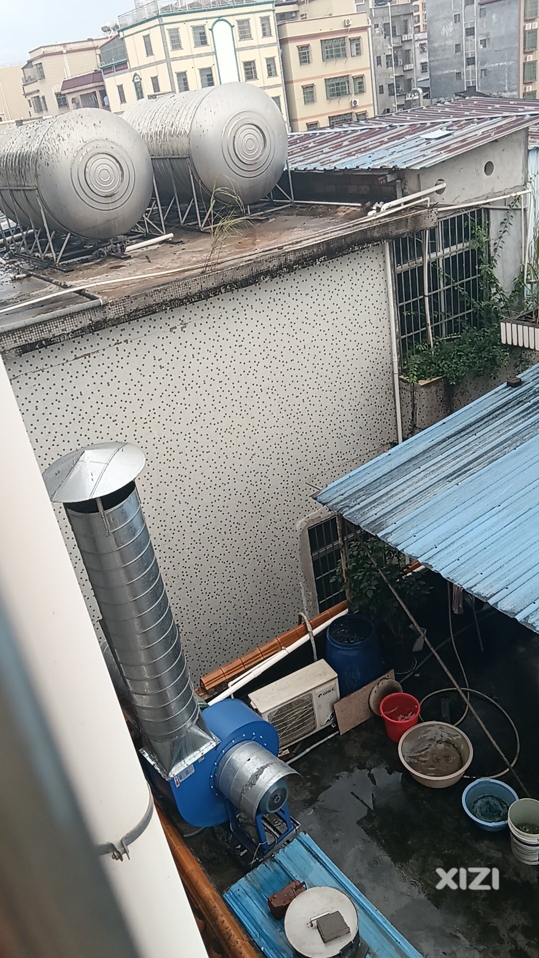 饭店在楼顶噪音扰民油