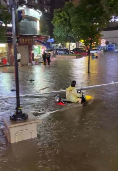 这电动车历害