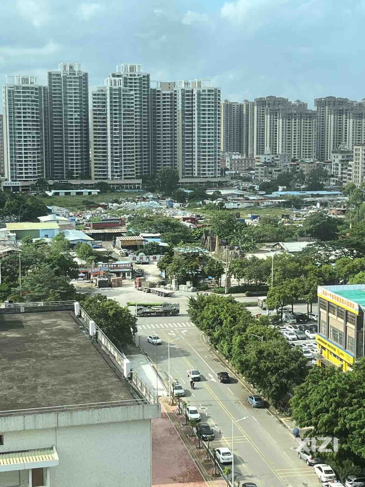 江北这里黄金地段空置那么多年了，看着挺浪费的
