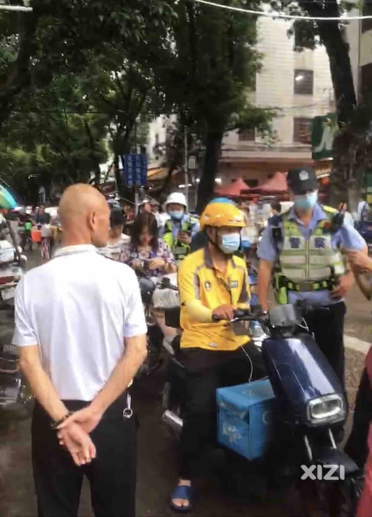 猝不及防逮一个罚50元