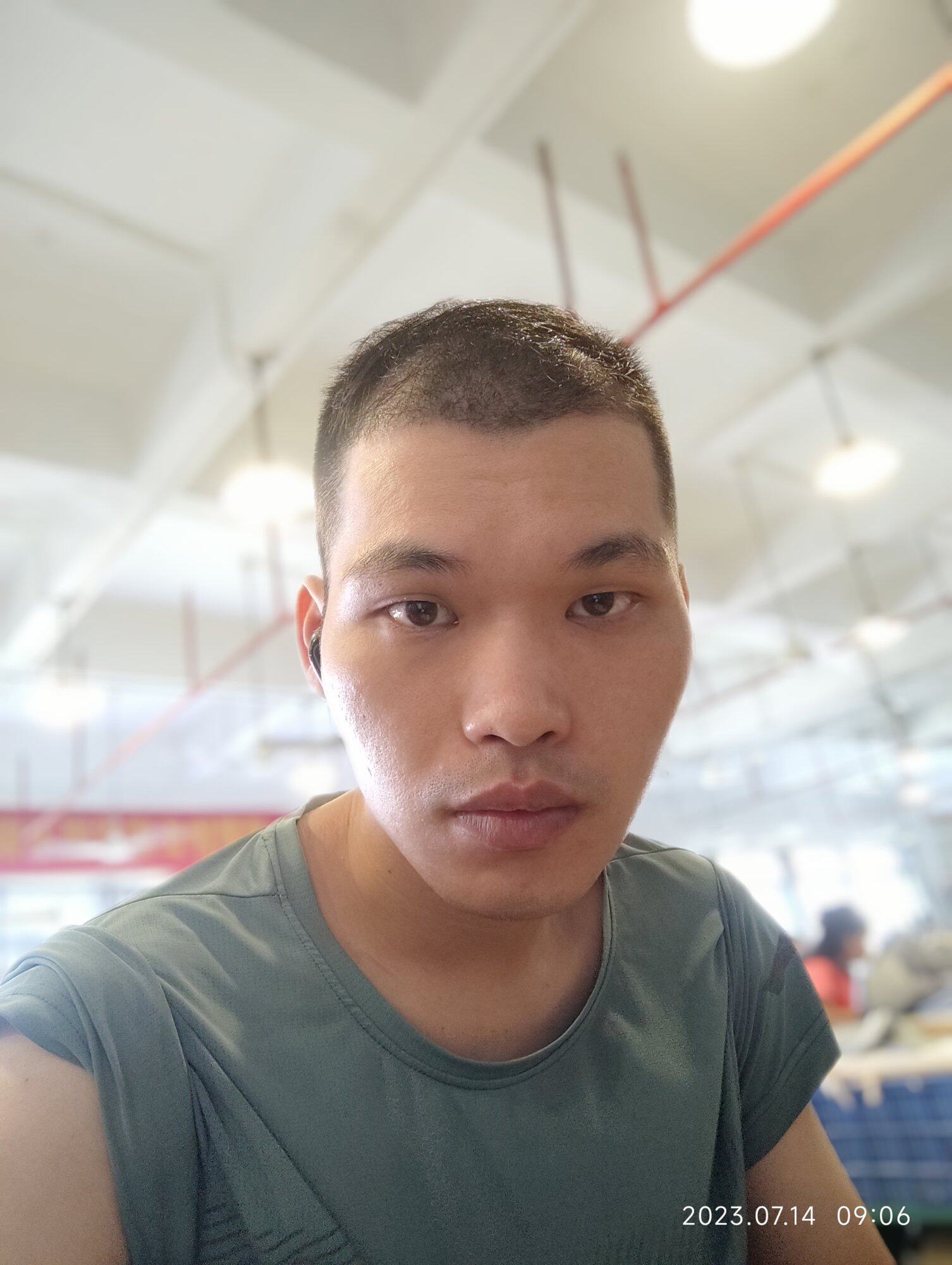 剪了这个头发，好丑，傻傻的40岁年龄，长得像50岁年龄