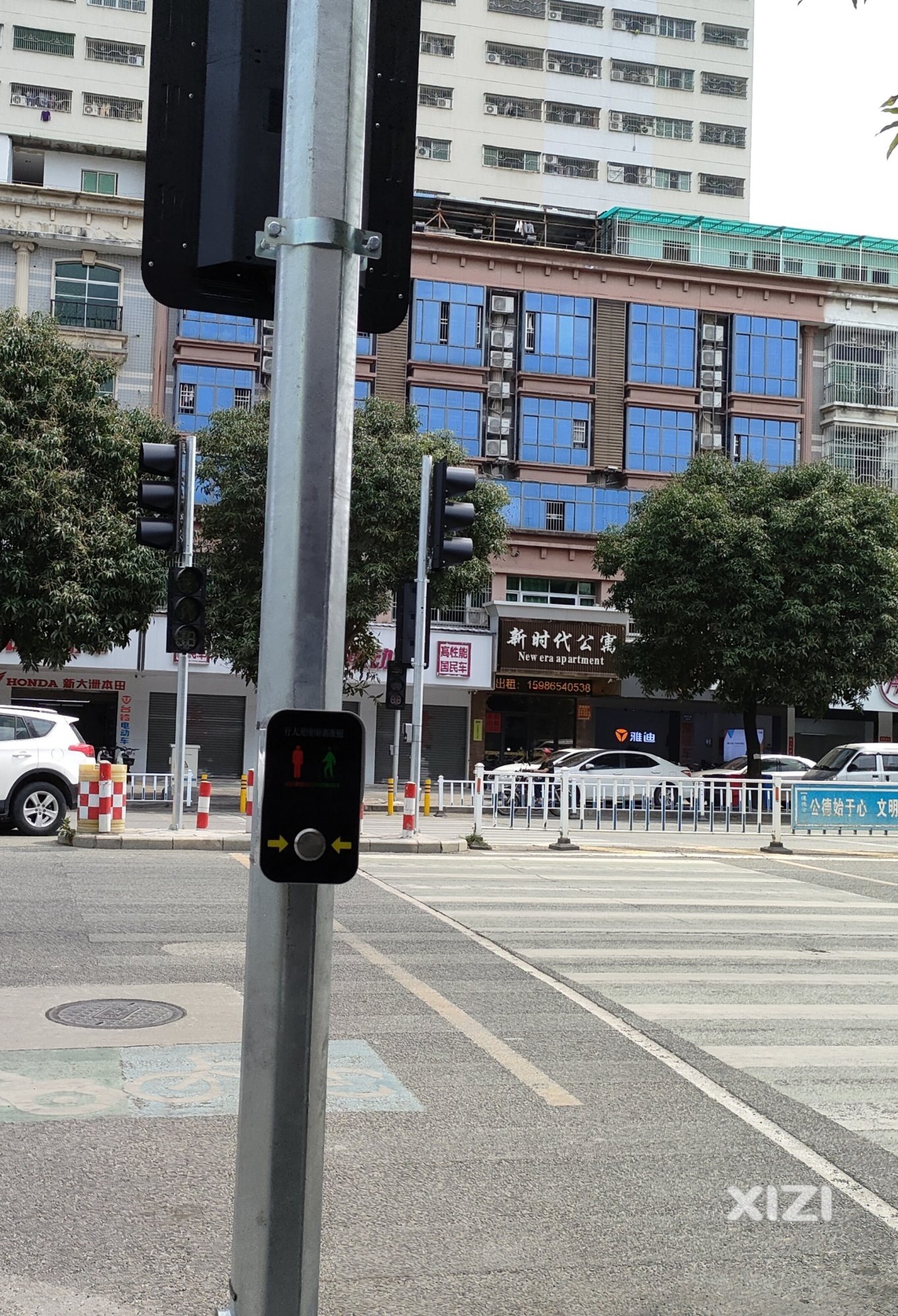 惠东首个行人过街按钮