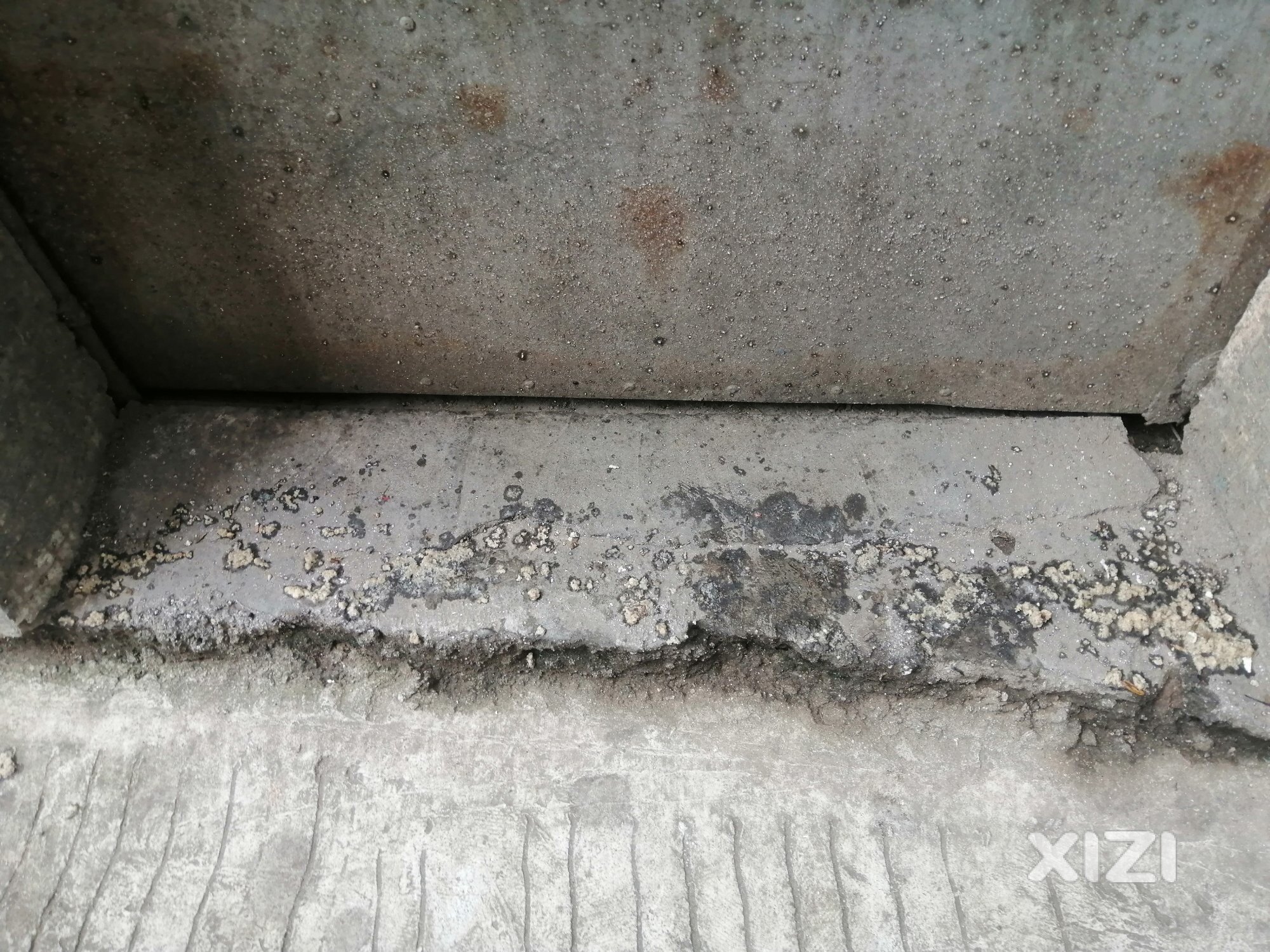 爆光平山街道园岭路的一商户的不道德行为！