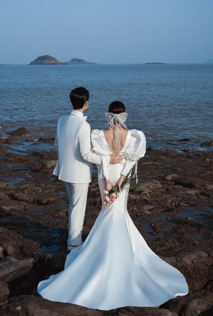 无法拒绝的海景礁石婚纱照，温柔又浪漫