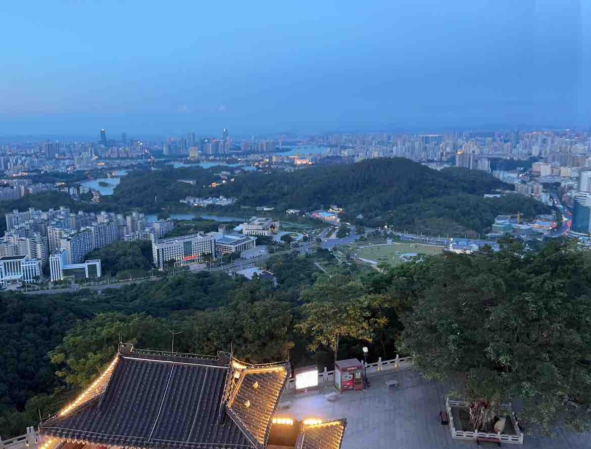 风景可以，人也可以