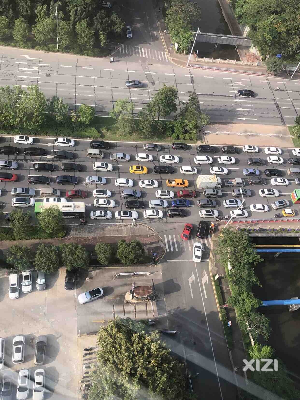 三环南教师村出口设计不合理