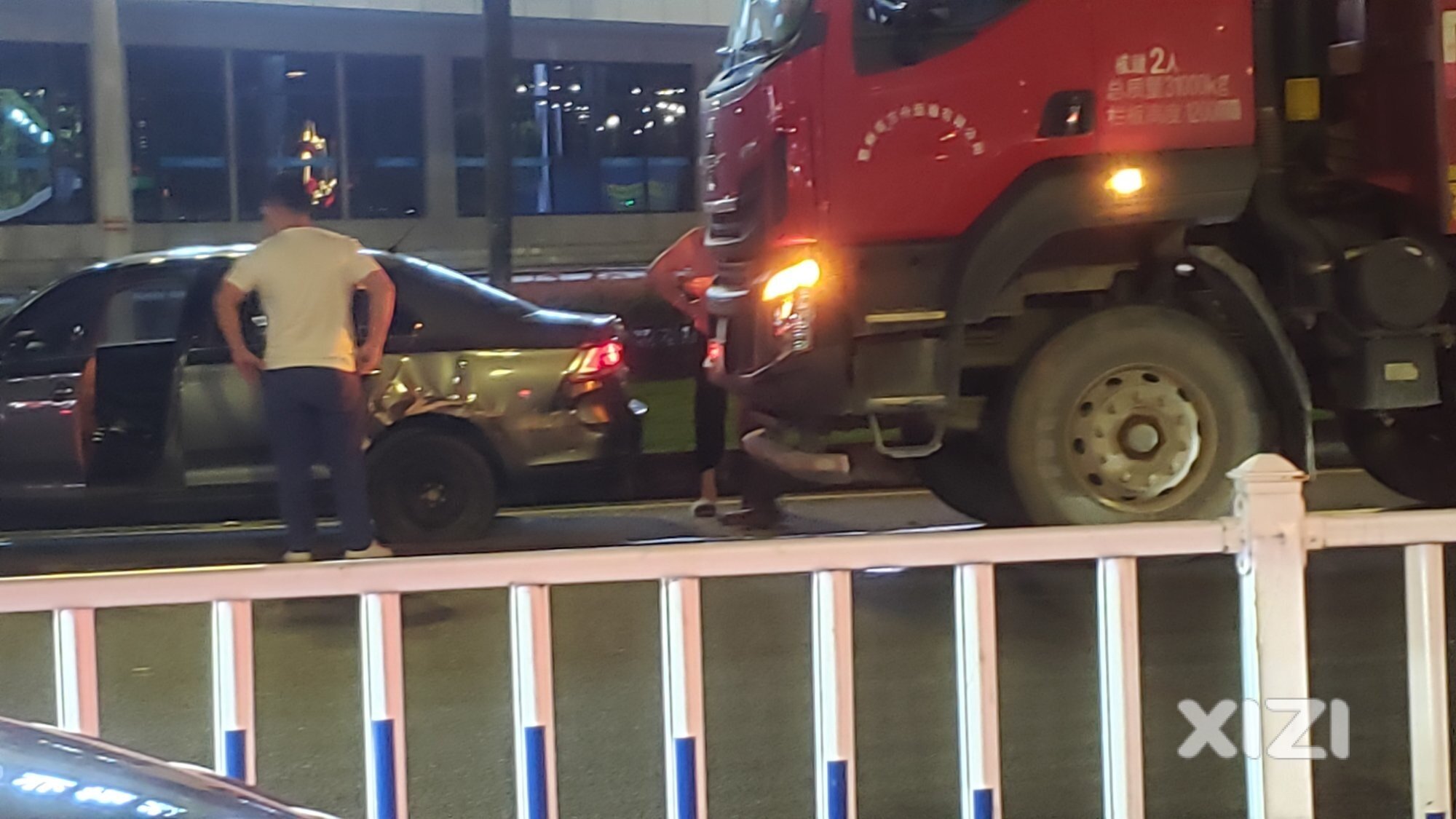 云山东路小车硬碰货车