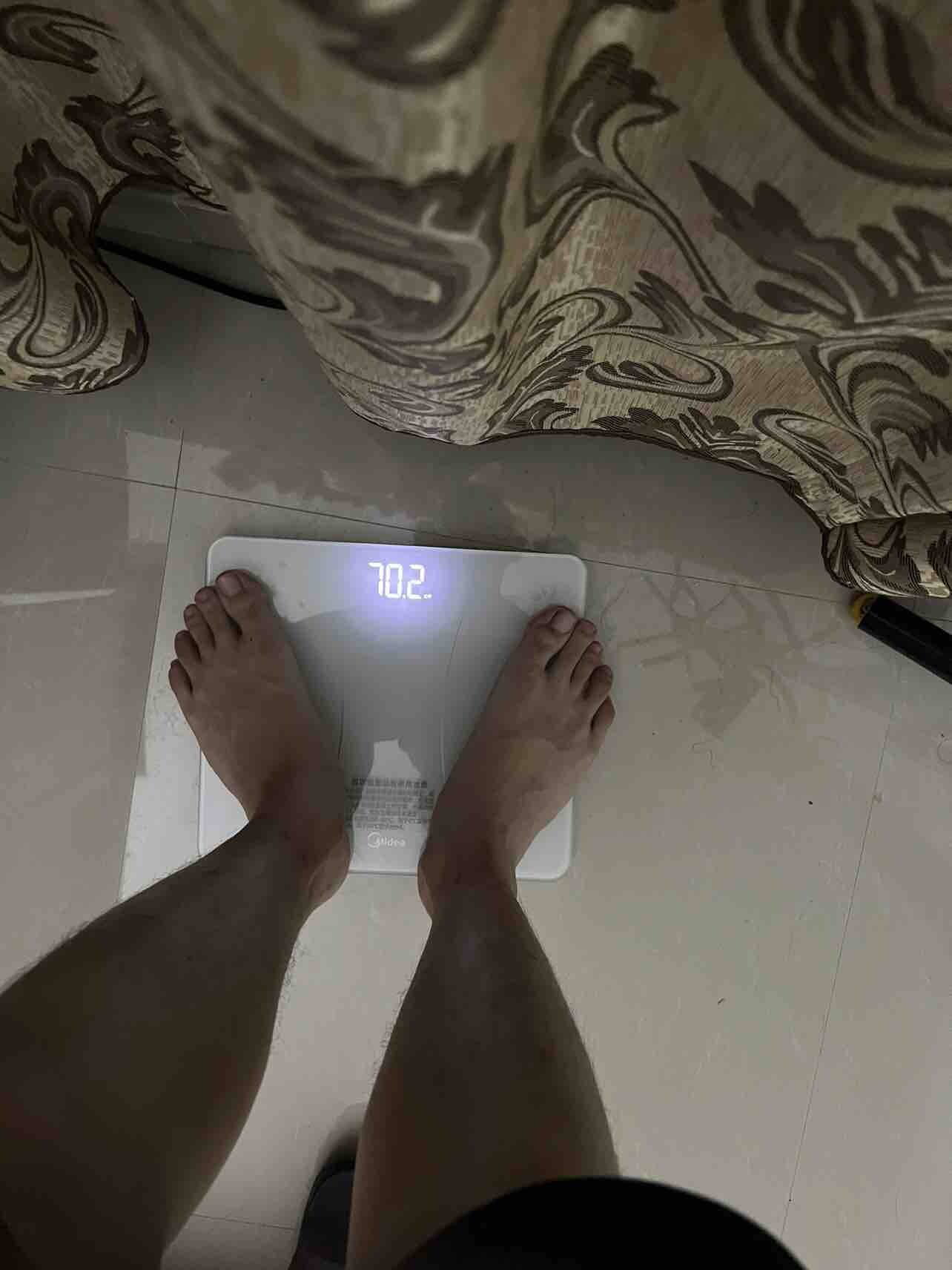 不耽误吃喝，努力保持