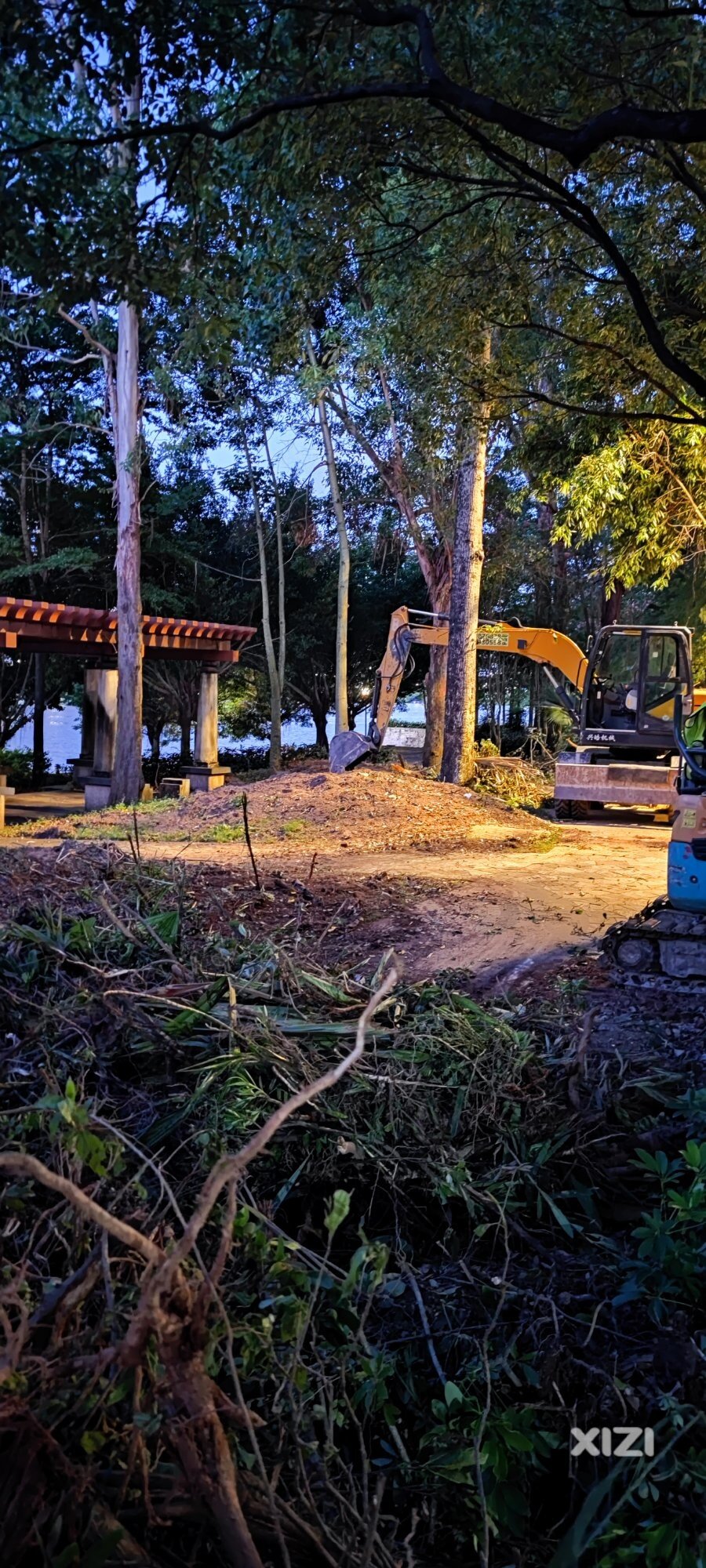 继续发布碧波云影公园