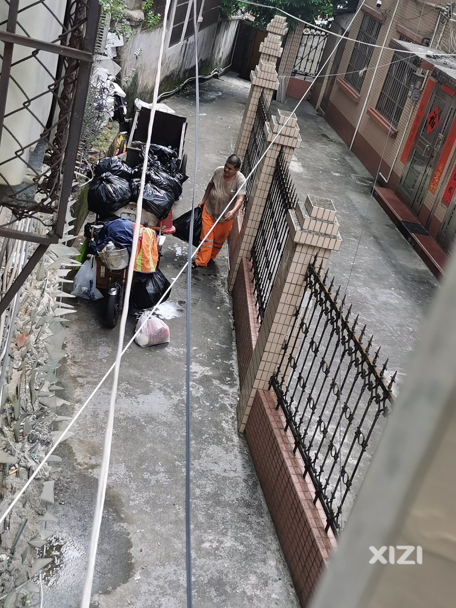 荔湾大厦后面有个小区
