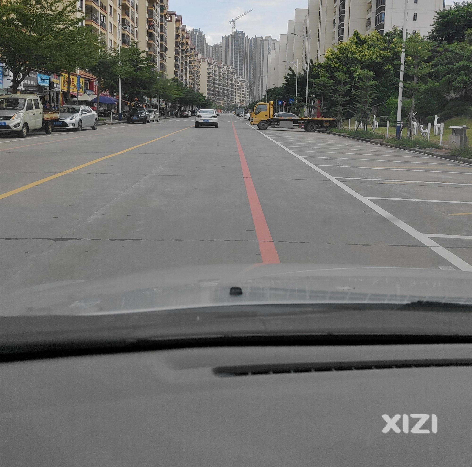 这条红线是摩托车的么