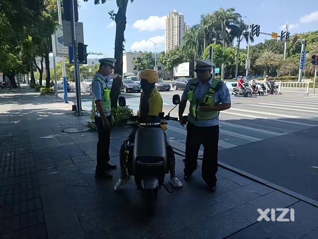 送外卖别任性！惠东交警严查摩电违法行为