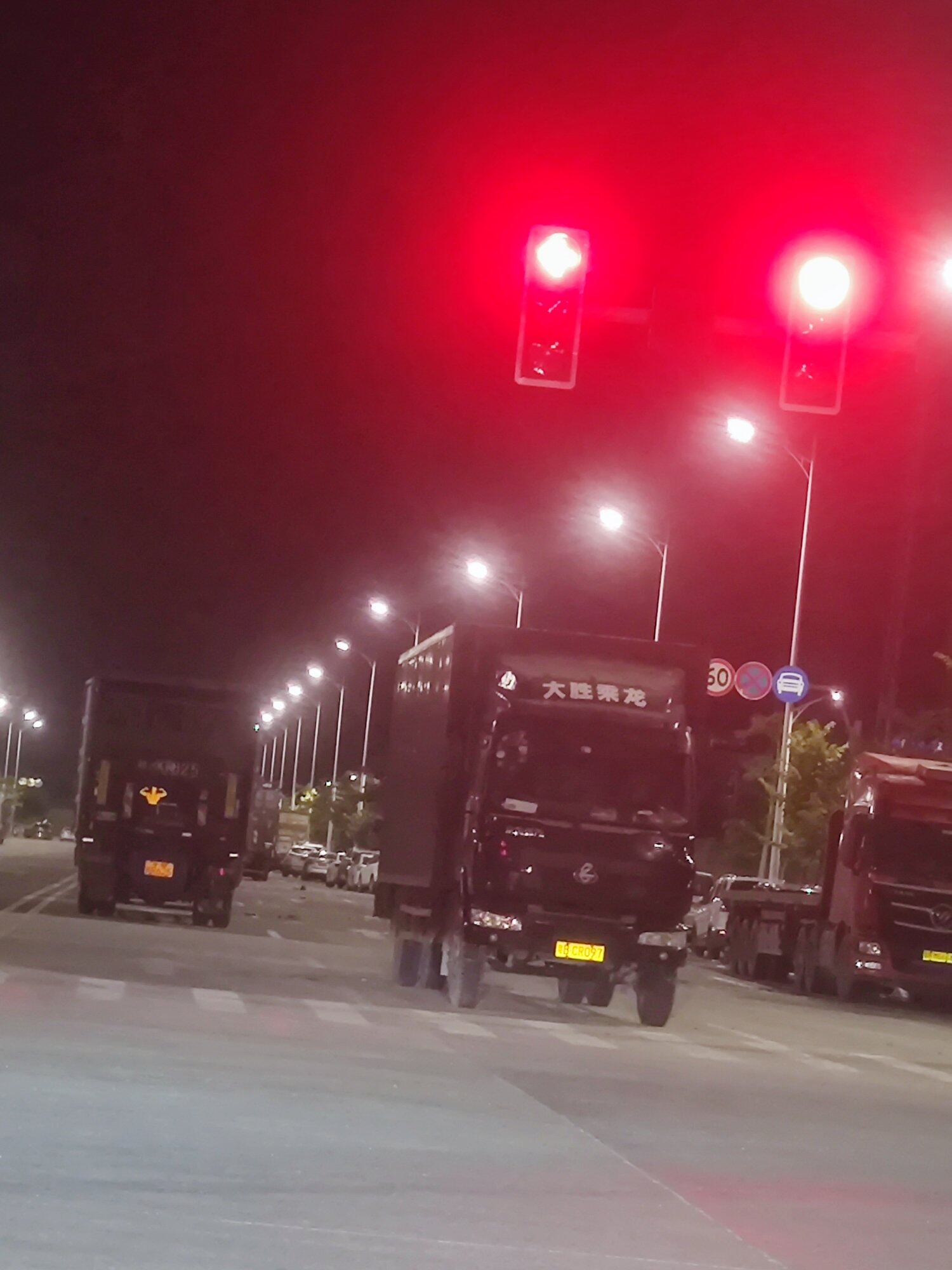 大亚湾交警，龙山五路