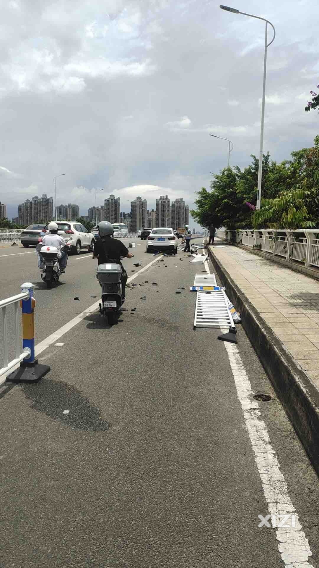 金山大桥真的邪，三天起码要撞一次