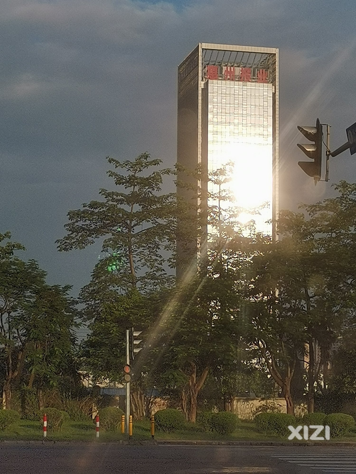 高大玻璃幕墙应该休矣