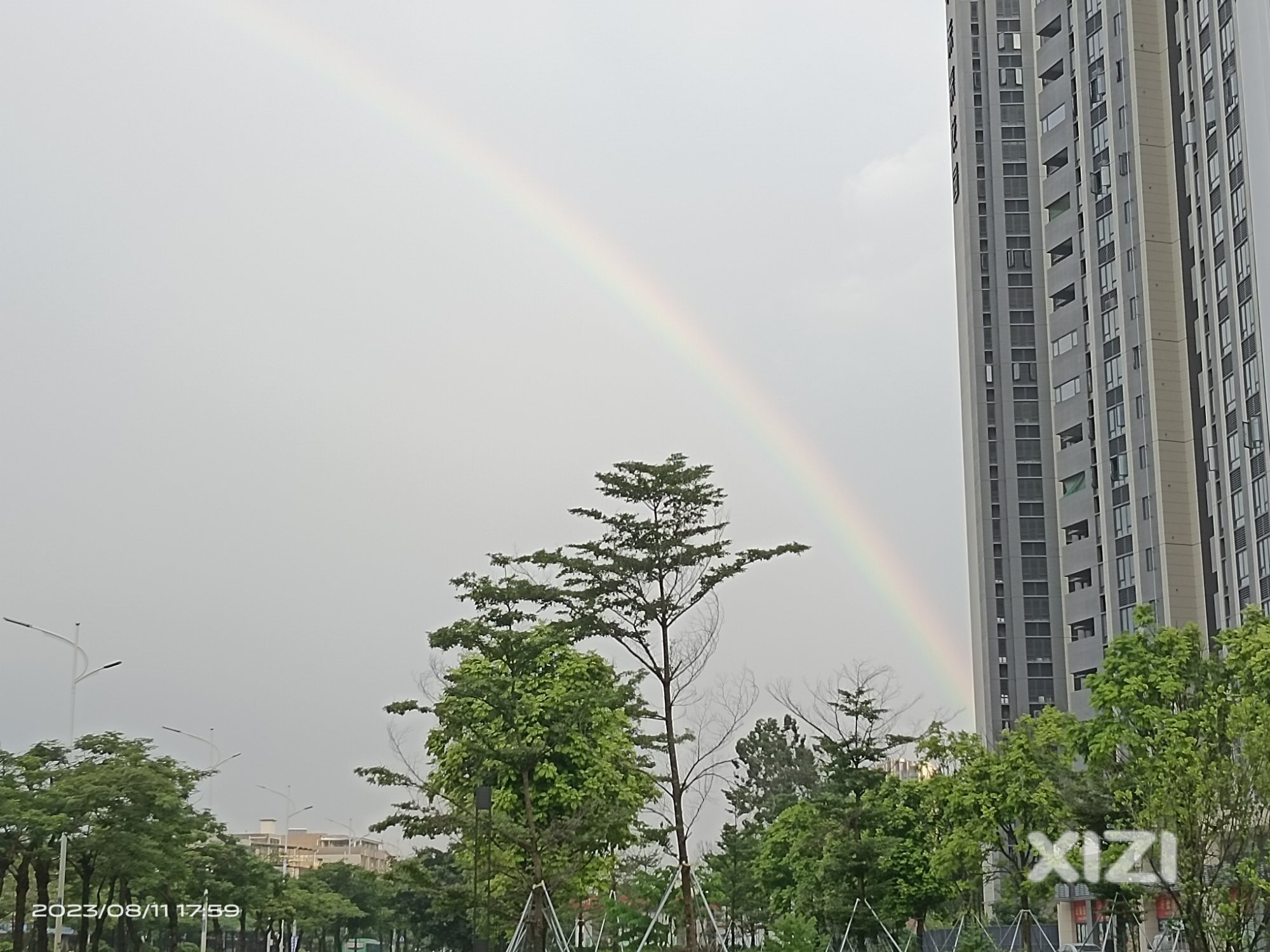 雨后彩虹